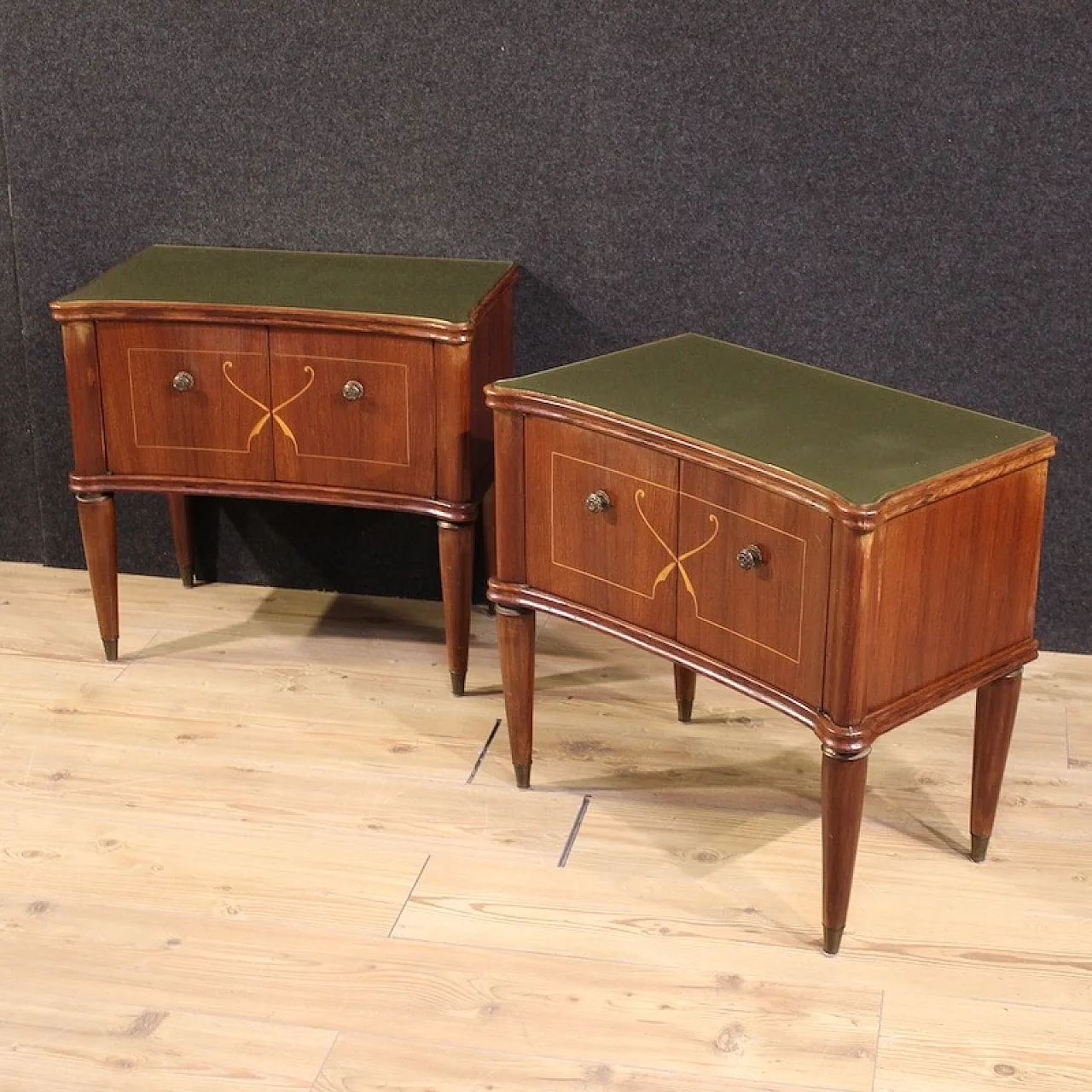 Pair of Paolo Buffa style bedside tables, 20th century 11