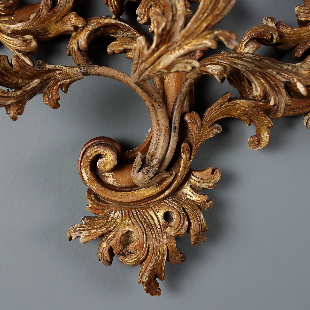 Pair of pierced and carved wooden appliques, 20th century 5