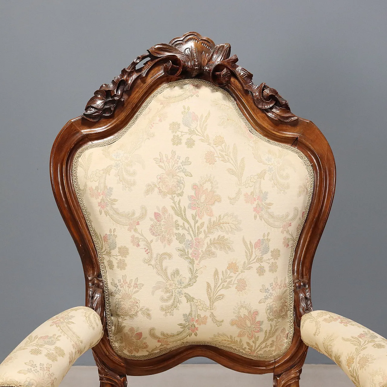 Neo-Baroque armchair in carved walnut, 19th century 3