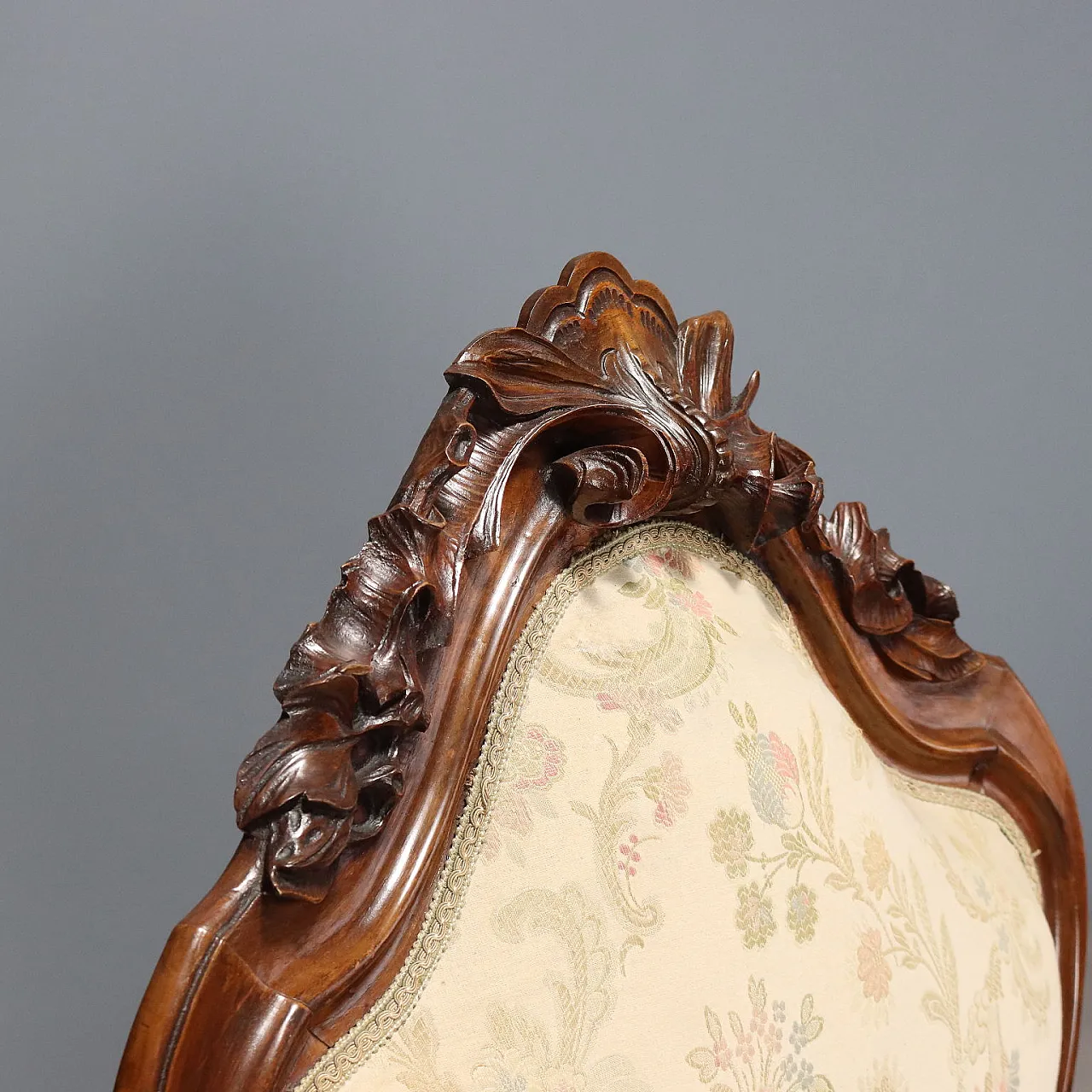 Neo-Baroque armchair in carved walnut, 19th century 4