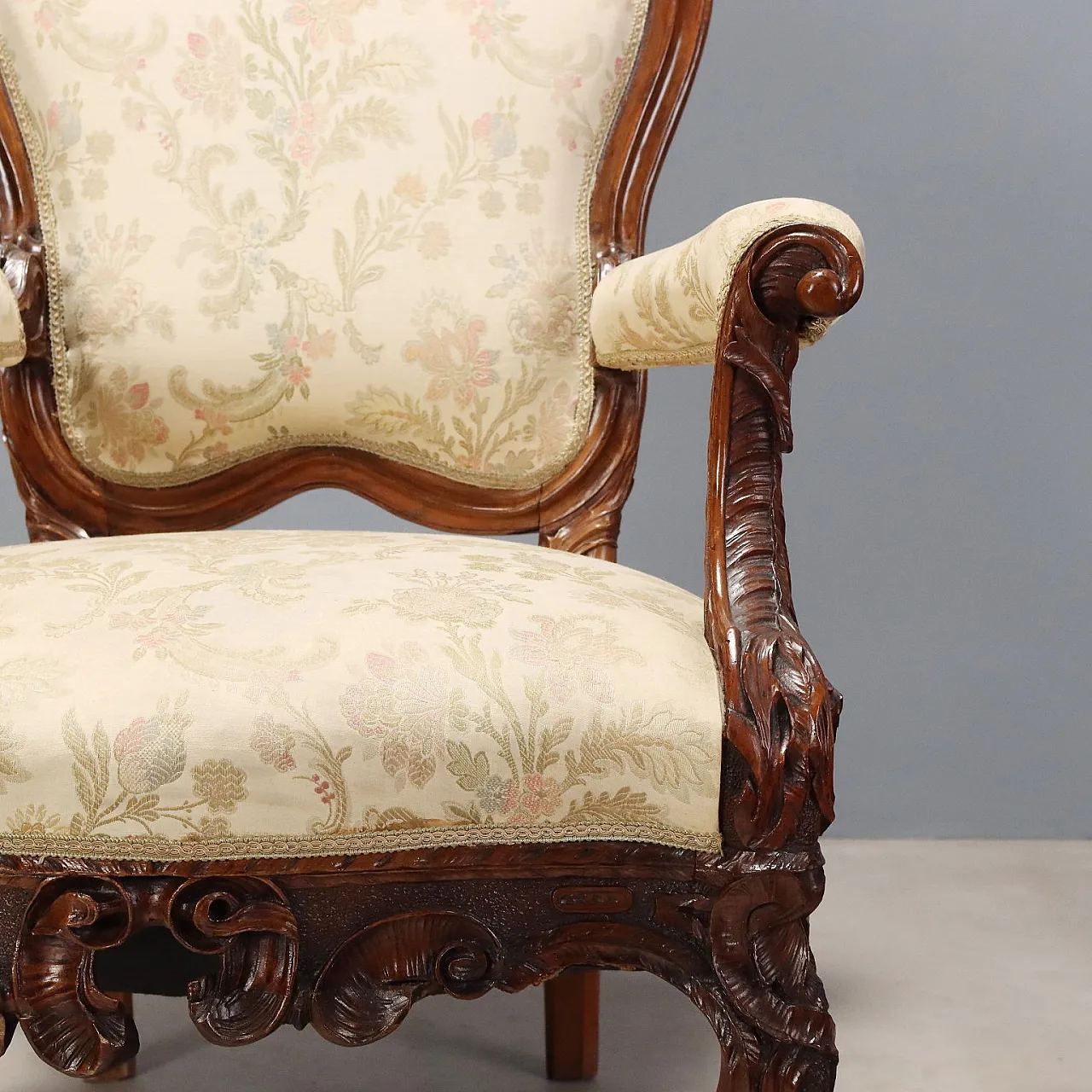 Neo-Baroque armchair in carved walnut, 19th century 7