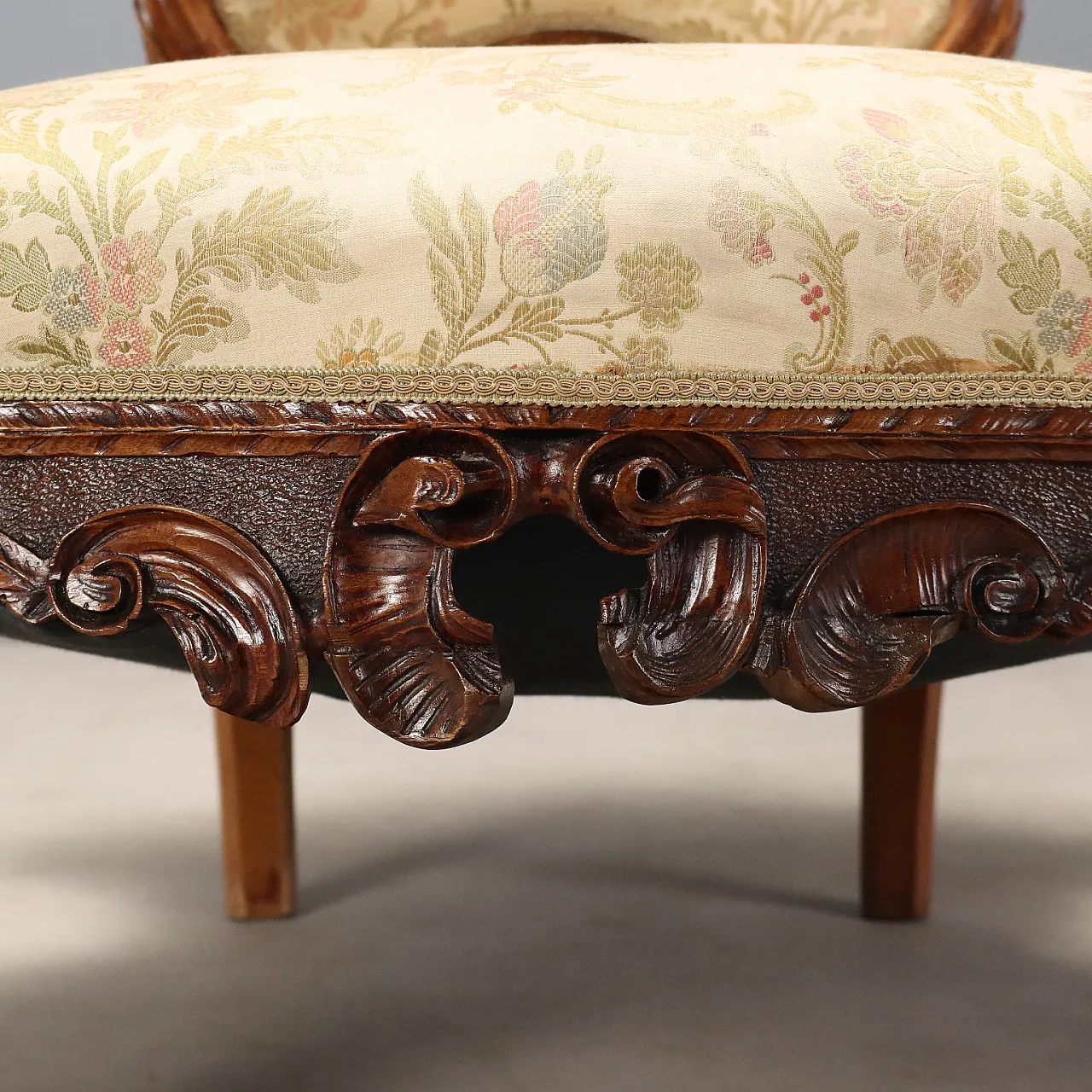 Neo-Baroque armchair in carved walnut, 19th century 8