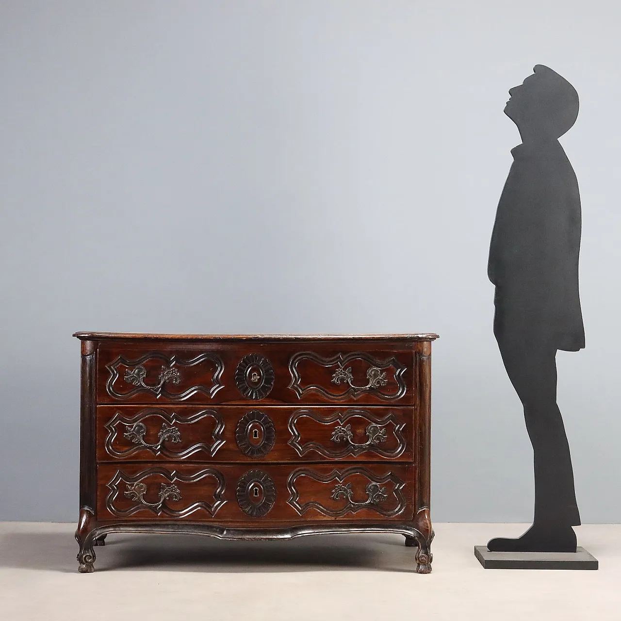 Baroque chest of drawers in walnut, 18th century 2