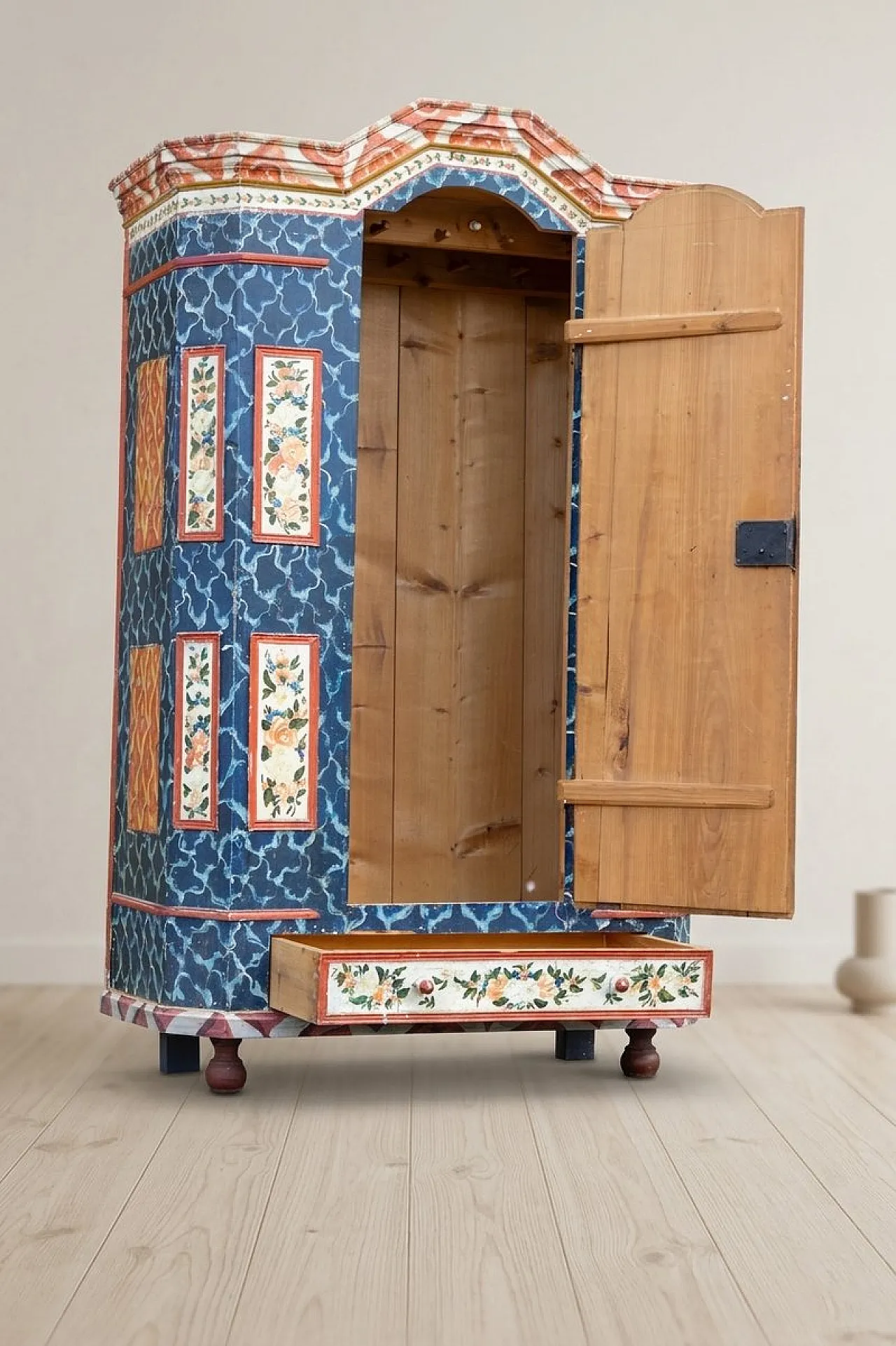 Baroque folk art hand-painted cabinet in wood, late 19th century 5