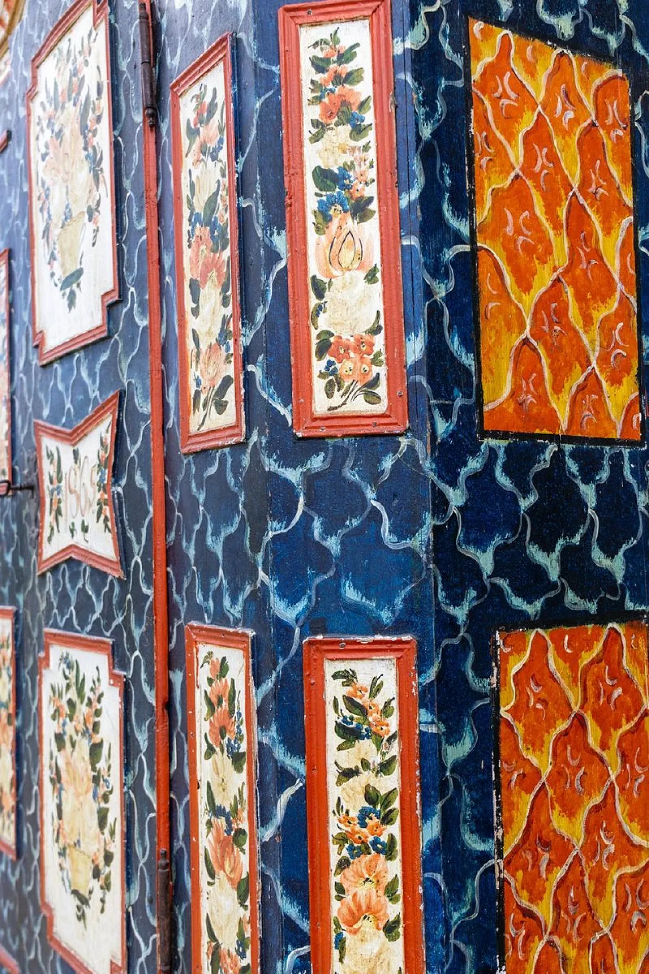 Baroque folk art hand-painted cabinet in wood, late 19th century 24
