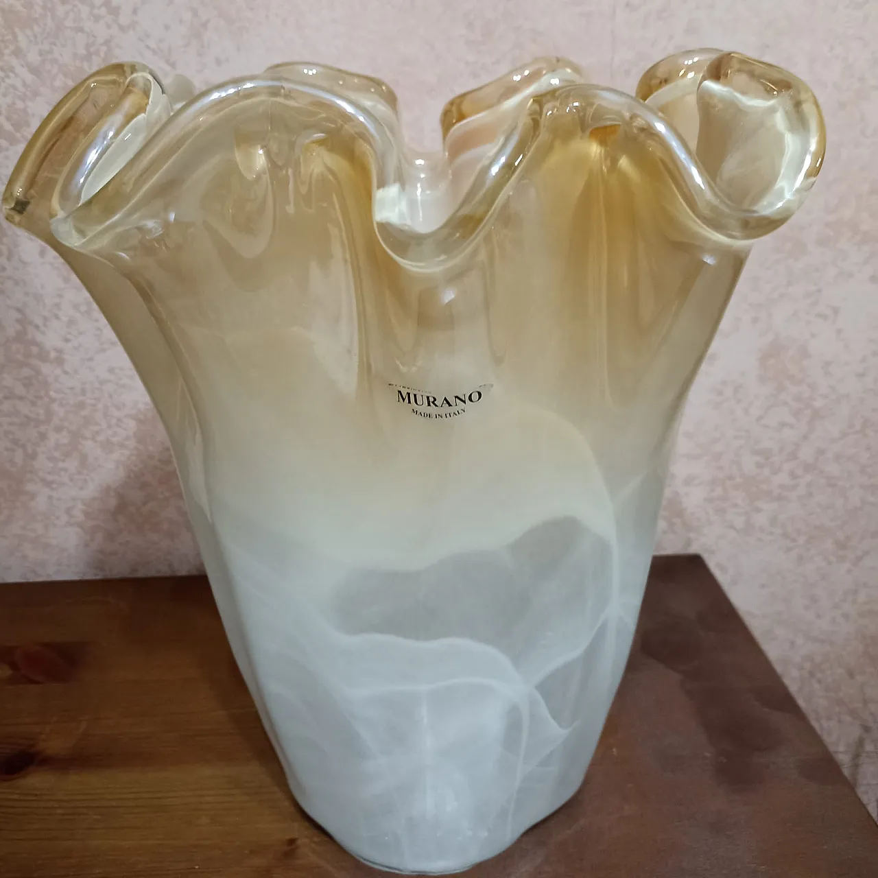 Murano handkerchief vase in Champagne and ivory colour 2