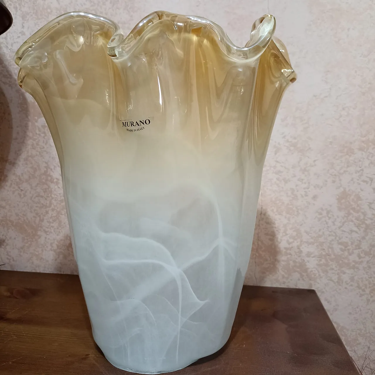 Murano handkerchief vase in Champagne and ivory colour 3
