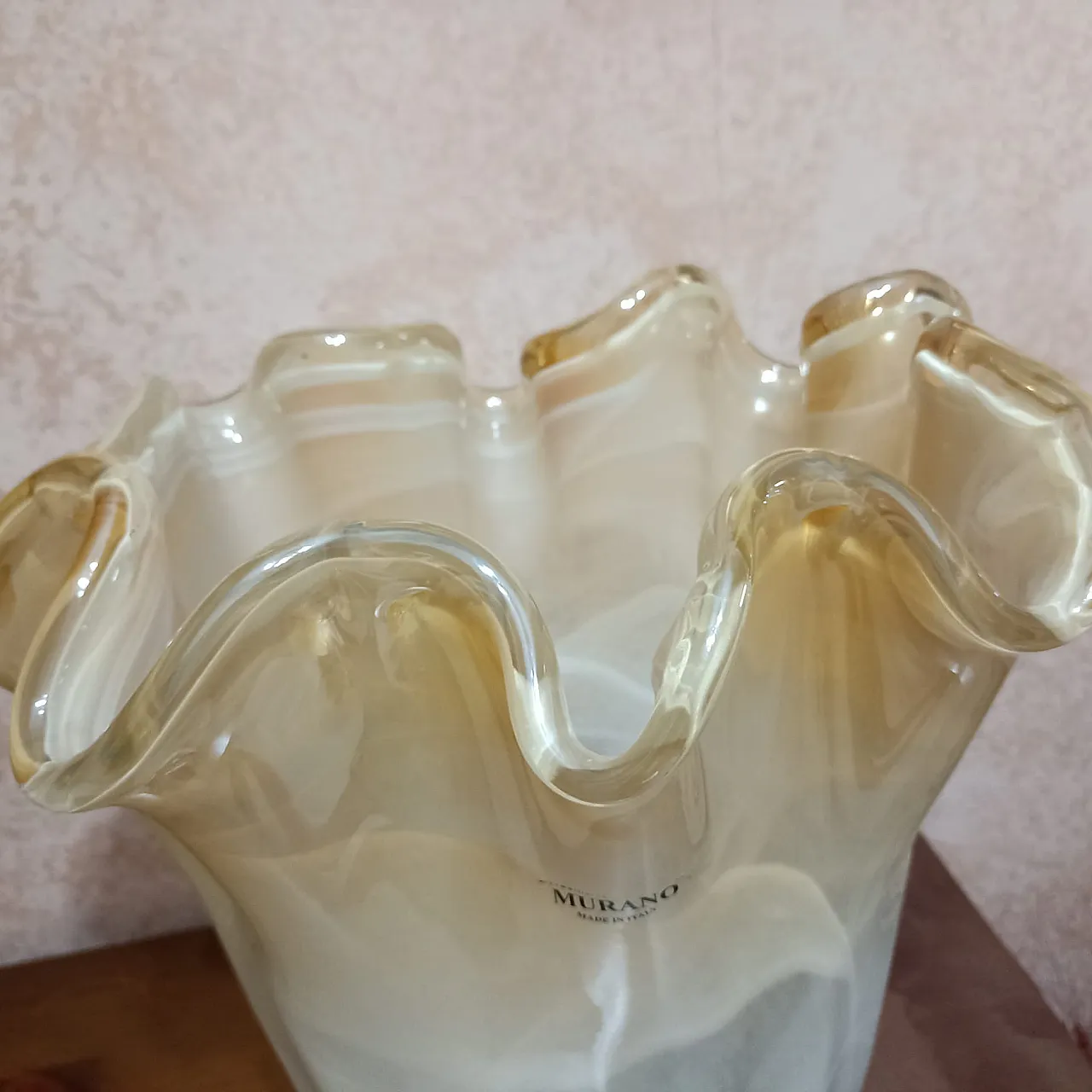 Murano handkerchief vase in Champagne and ivory colour 4