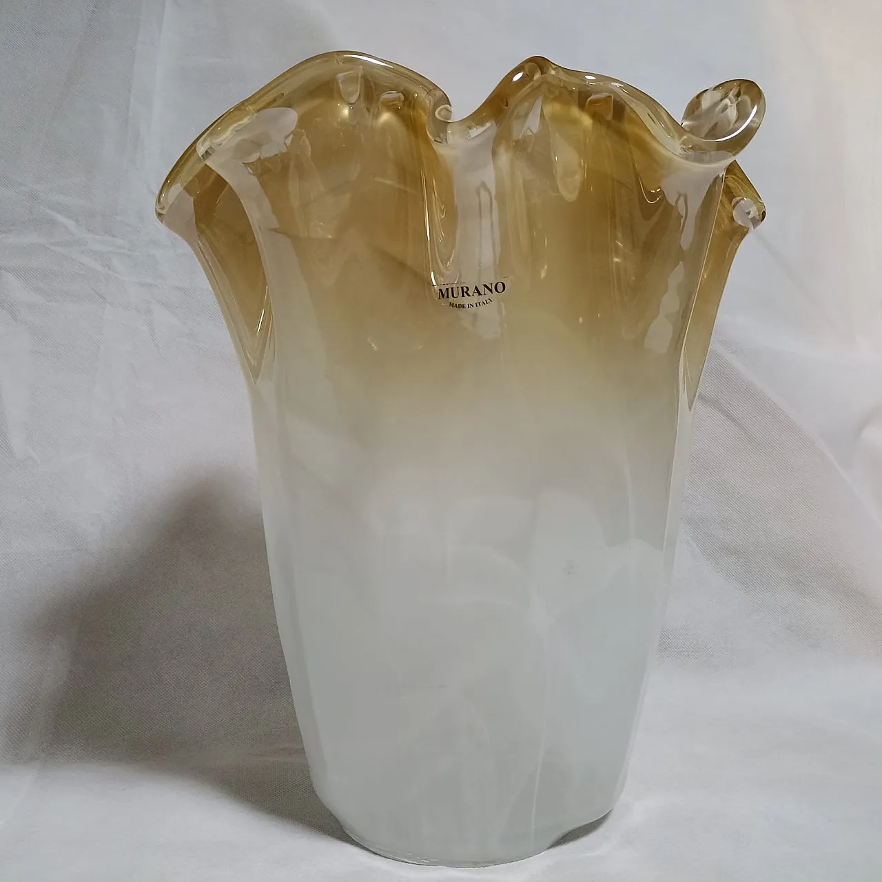 Murano handkerchief vase in Champagne and ivory colour 9