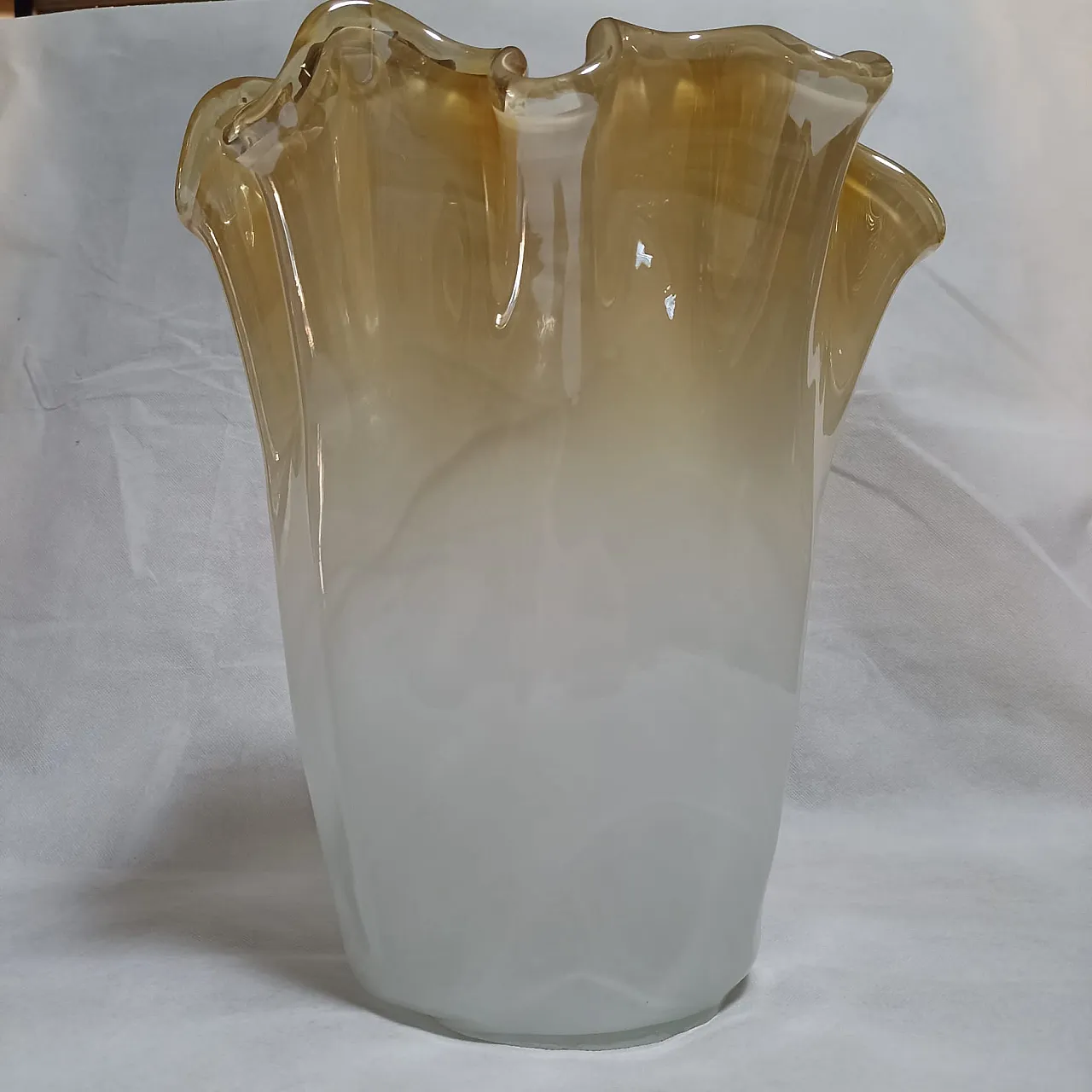 Murano handkerchief vase in Champagne and ivory colour 11