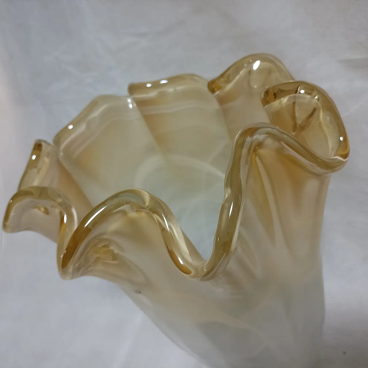 Murano handkerchief vase in Champagne and ivory colour 16