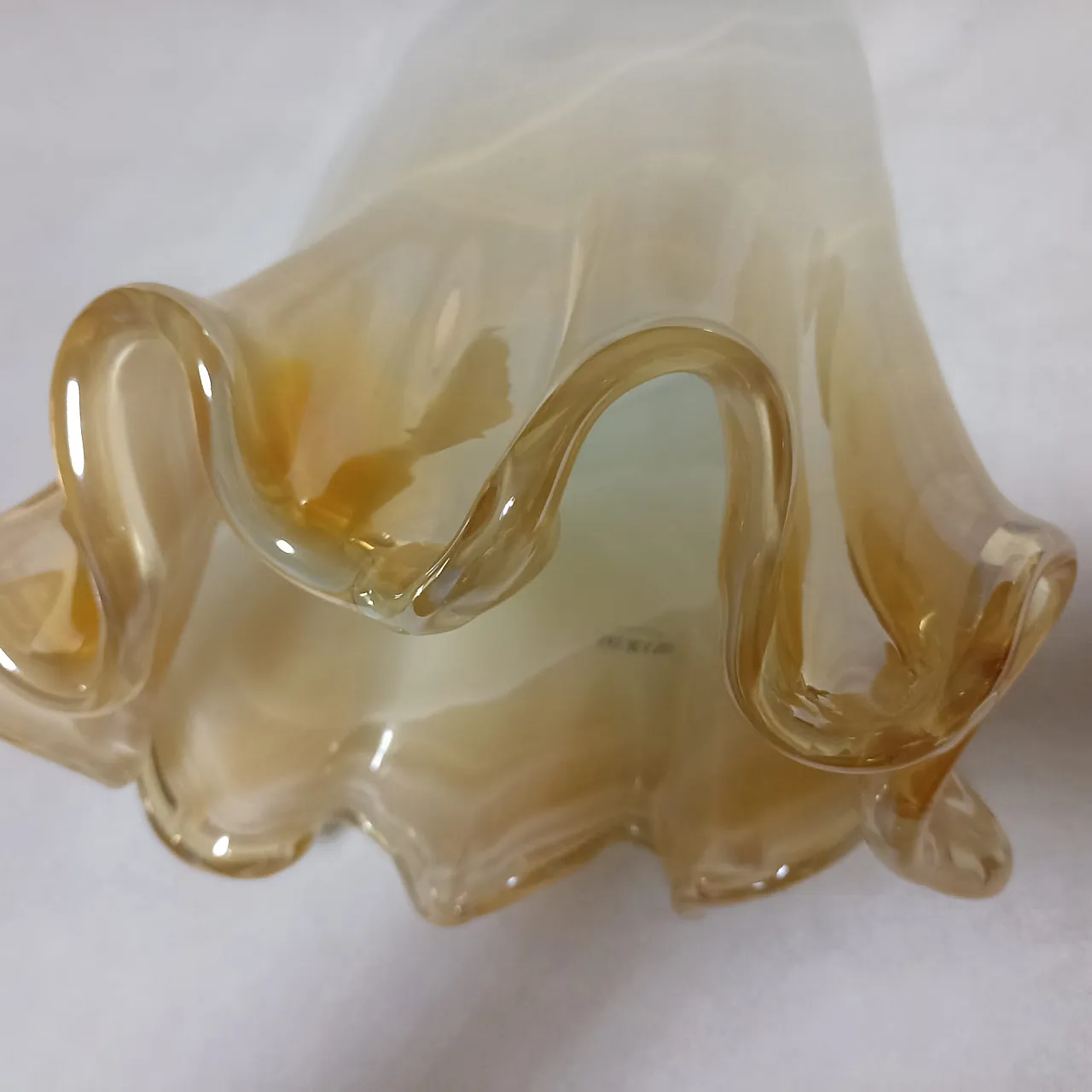 Murano handkerchief vase in Champagne and ivory colour 18