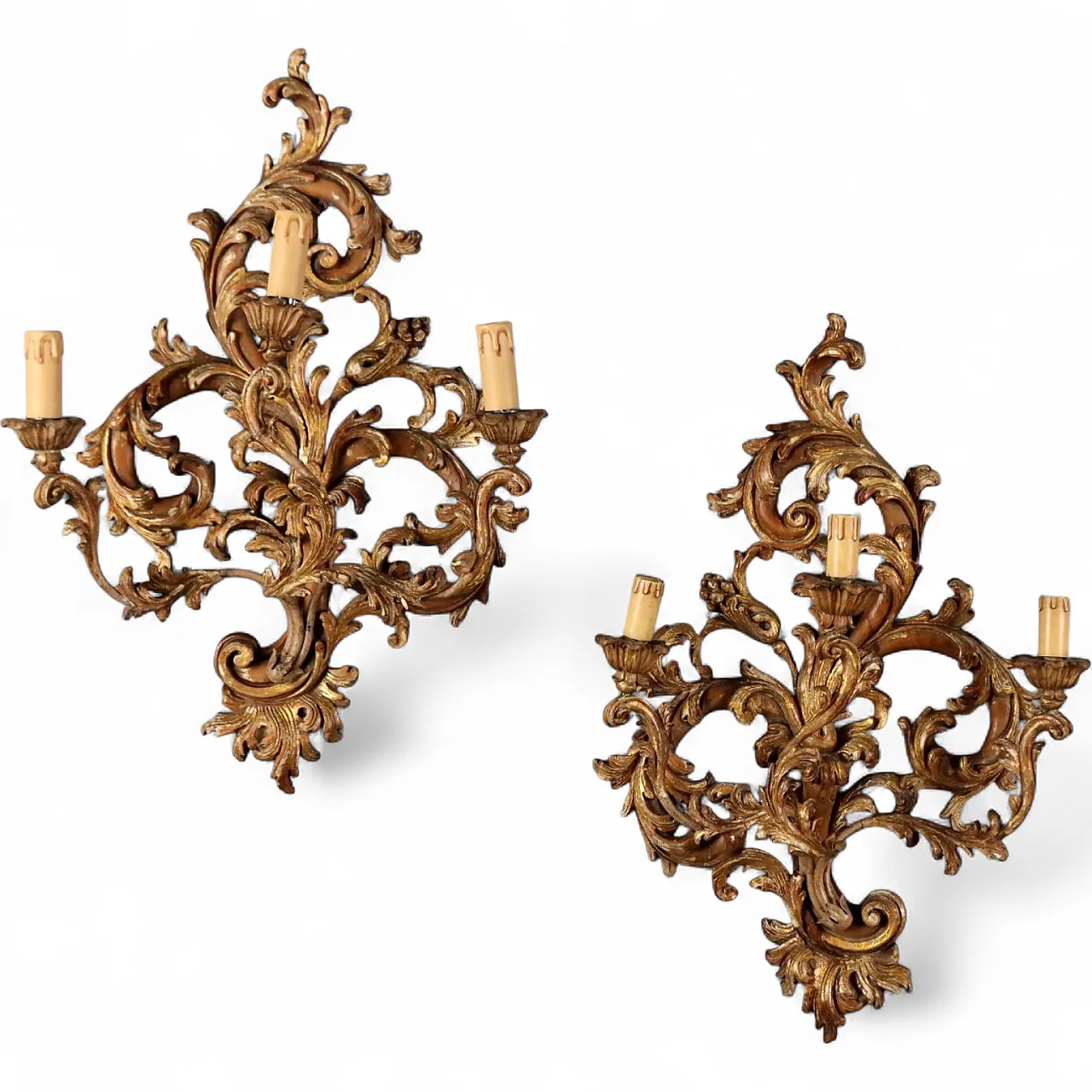 Pair of pierced and carved wooden appliques, 20th century 8