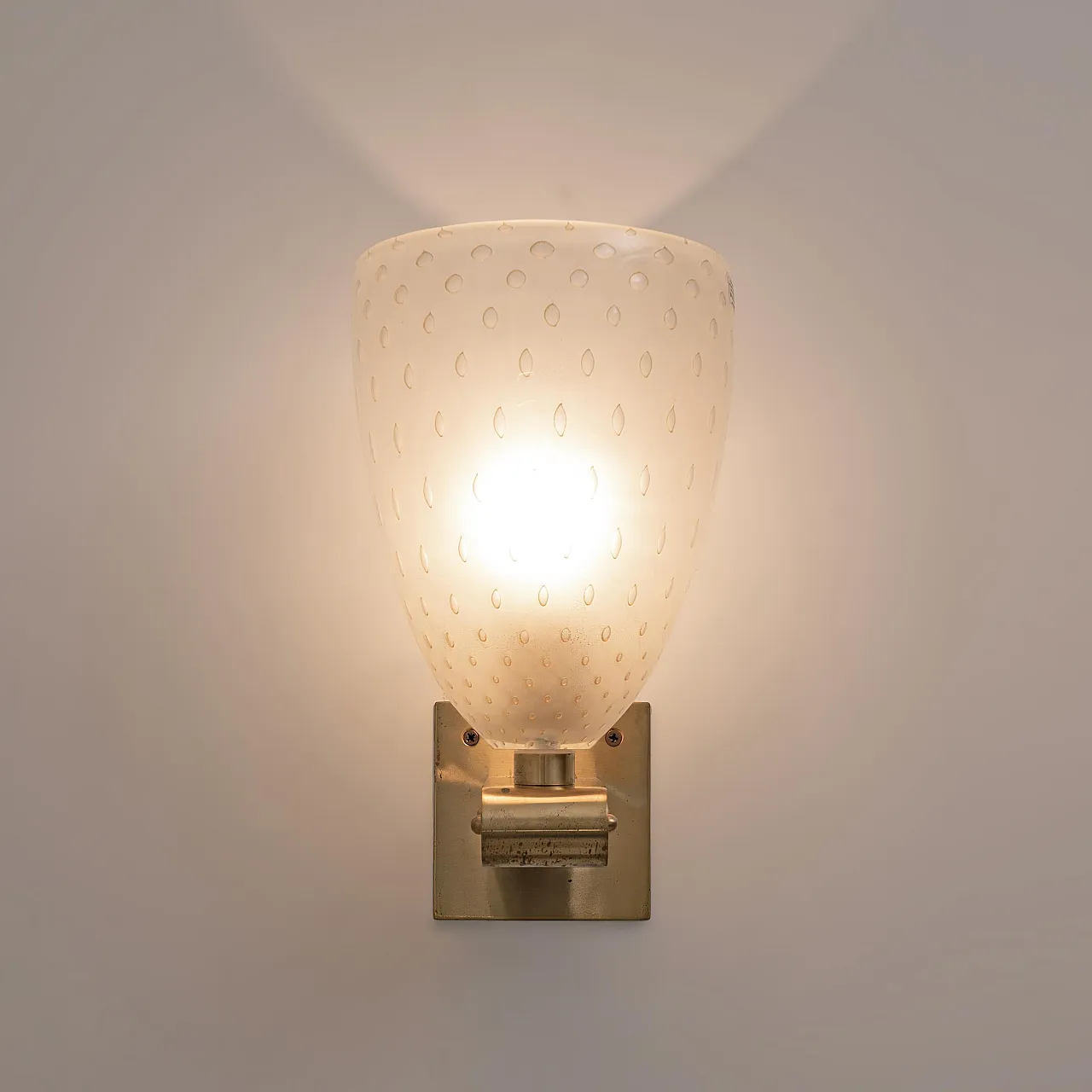 Coppia di applique in vetro pulegoso di Murano e ottone, anni '80 7
