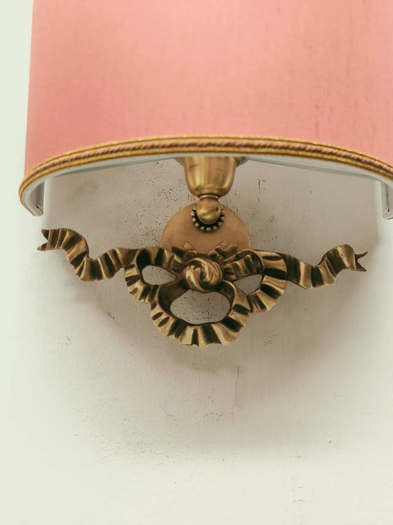 Fabric fan with cast bow decoration, 1950s 4