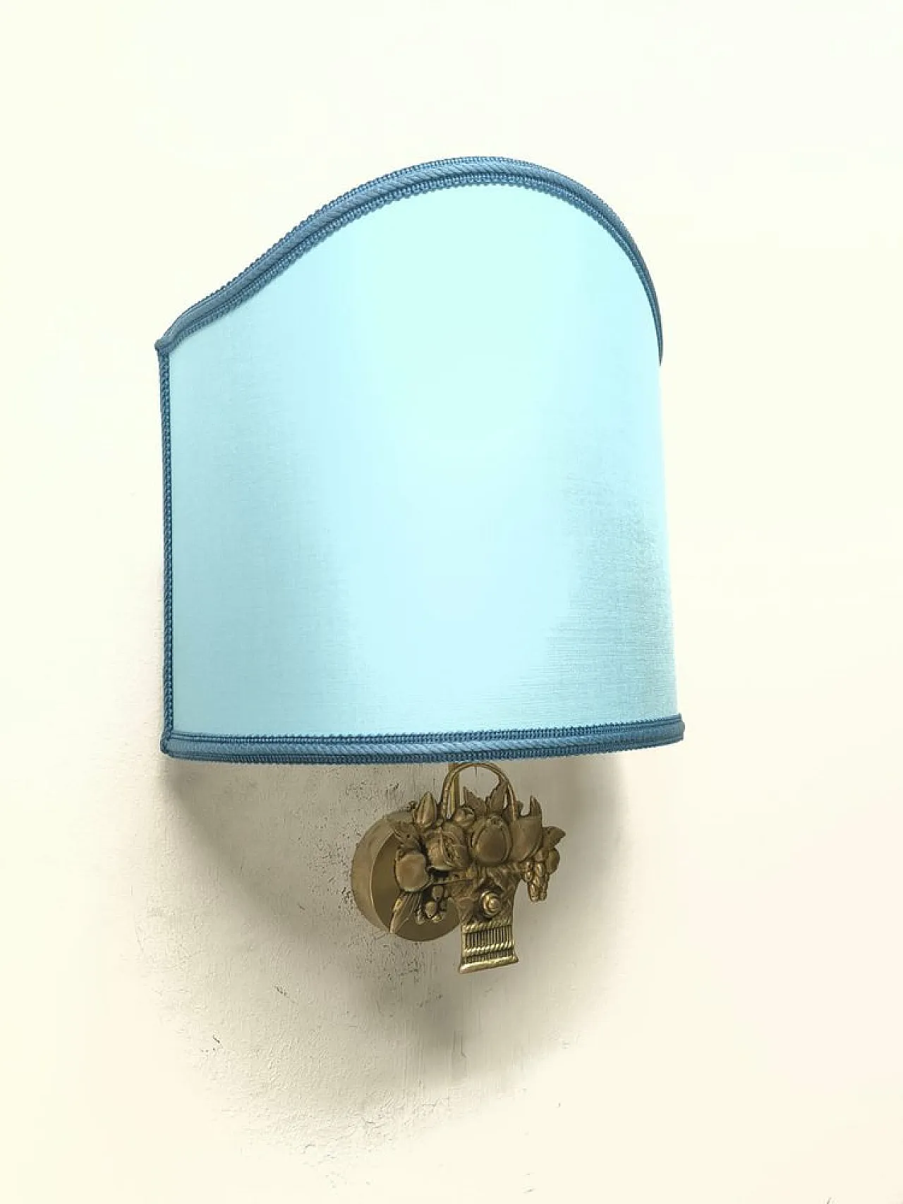Fabric fan sconce with cast fruit decoration, 1950s 5