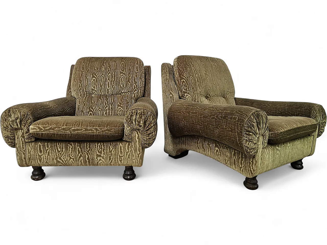 Pair of Italian armchairs from the 1970s 16