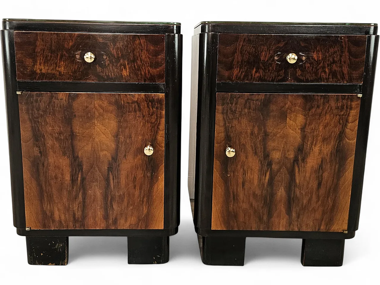 Pair of 1940s Art Deco bedside tables in walnut root 16