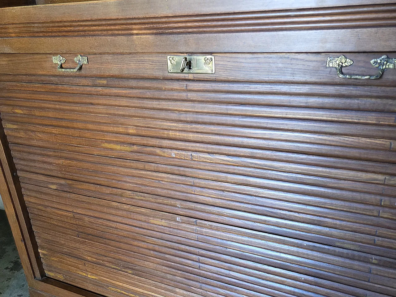 Rolling shutter archive cabinet, early 20th century 17
