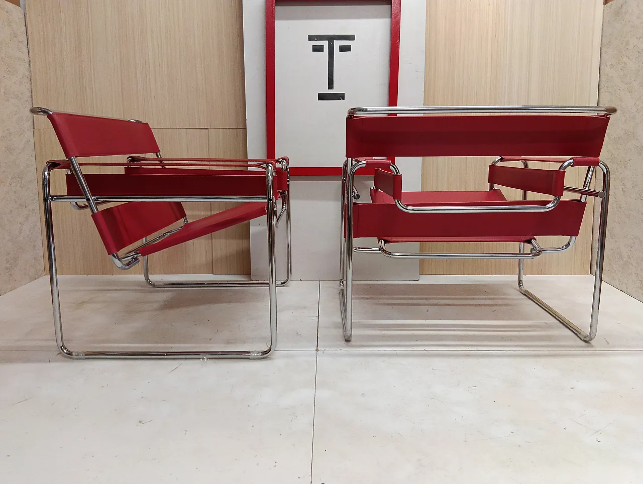 Pair of Knoll Studio 2 B3 WASSILY armchairs in red leather, 1920s 10