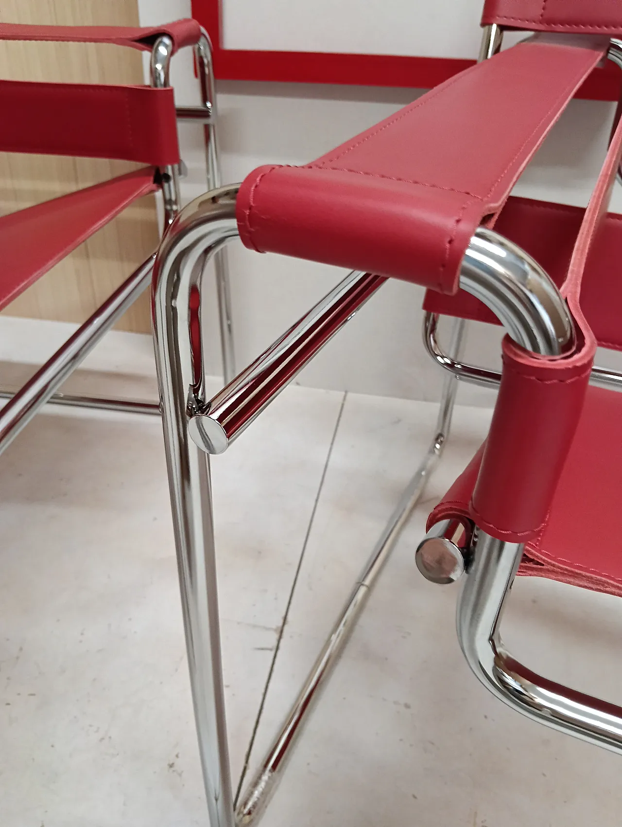 Pair of Knoll Studio 2 B3 WASSILY armchairs in red leather, 1920s 18