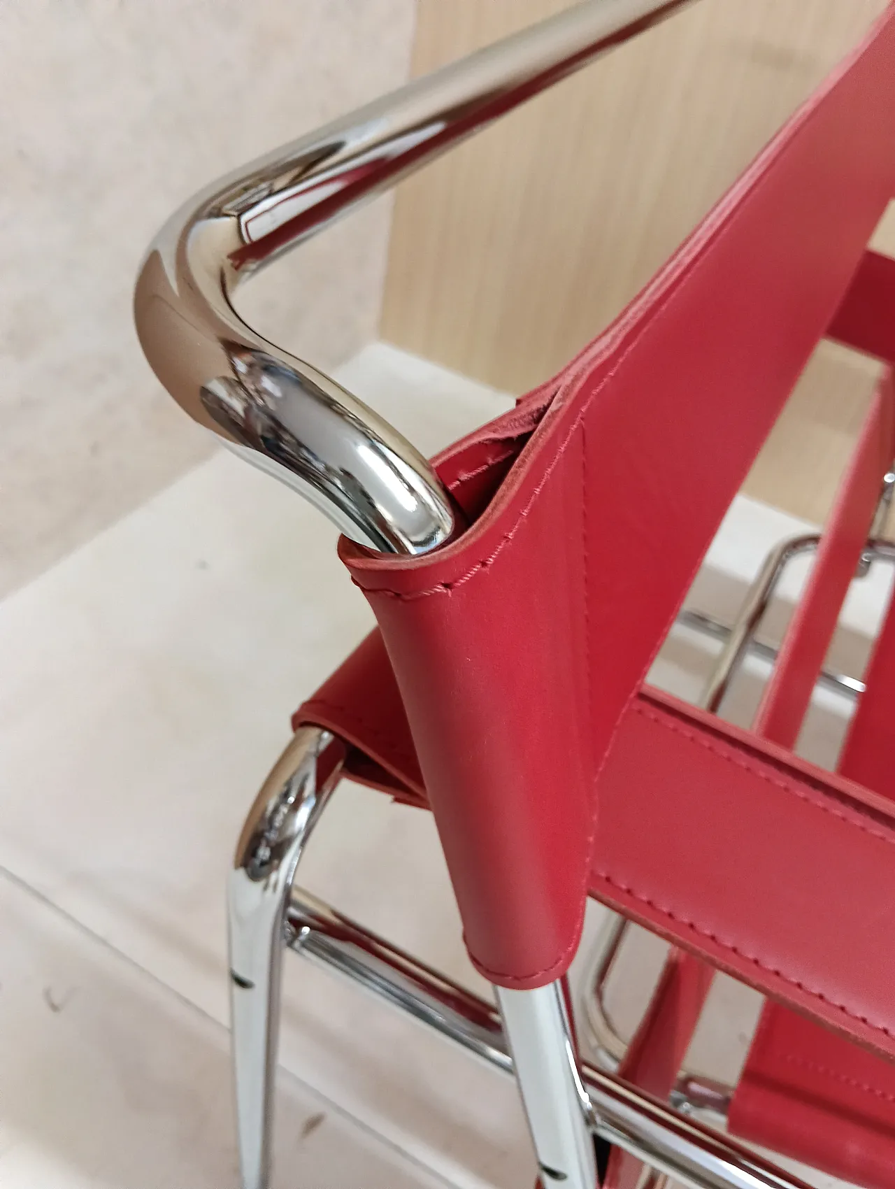 Pair of Knoll Studio 2 B3 WASSILY armchairs in red leather, 1920s 26