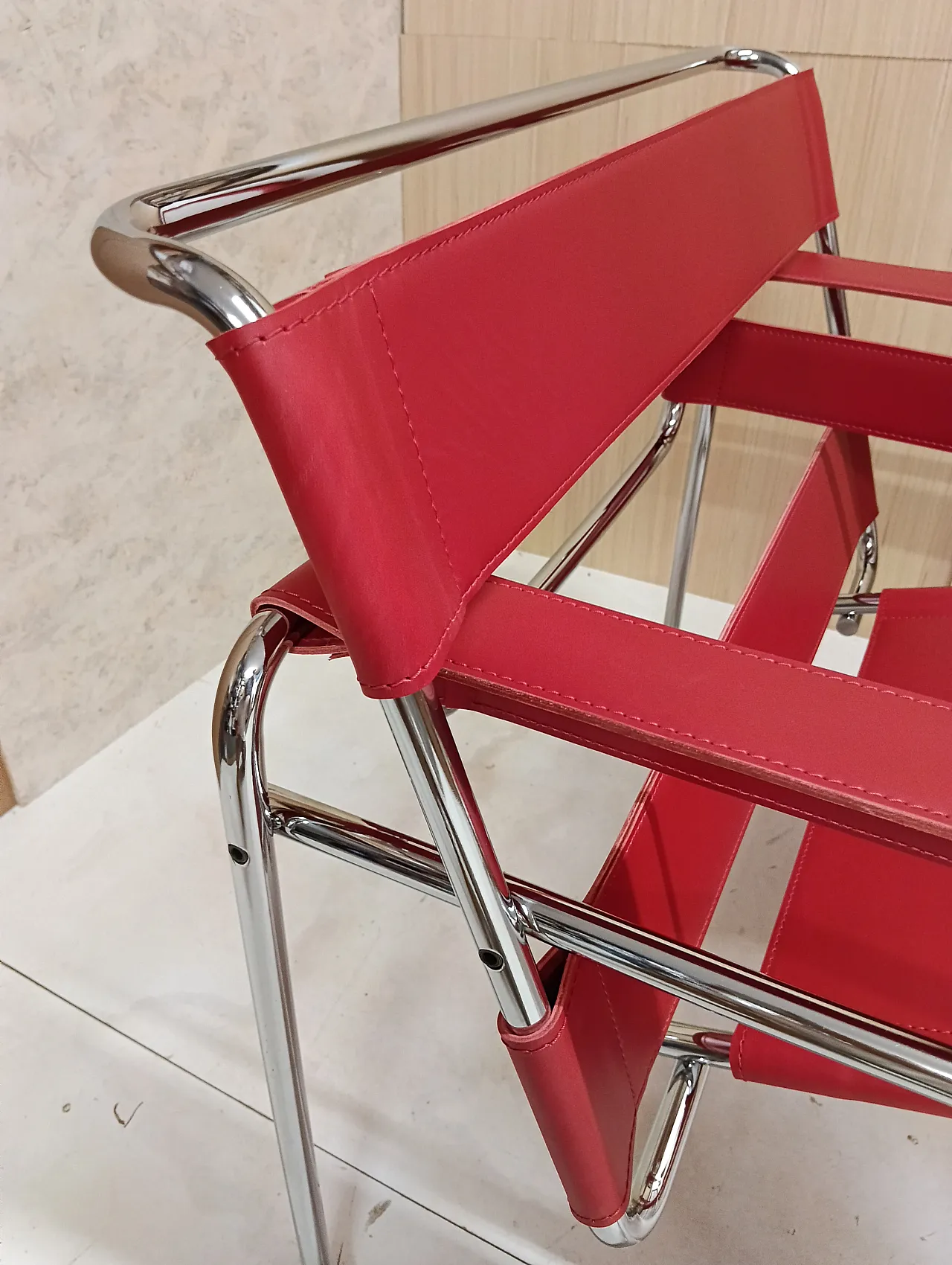 Pair of Knoll Studio 2 B3 WASSILY armchairs in red leather, 1920s 29