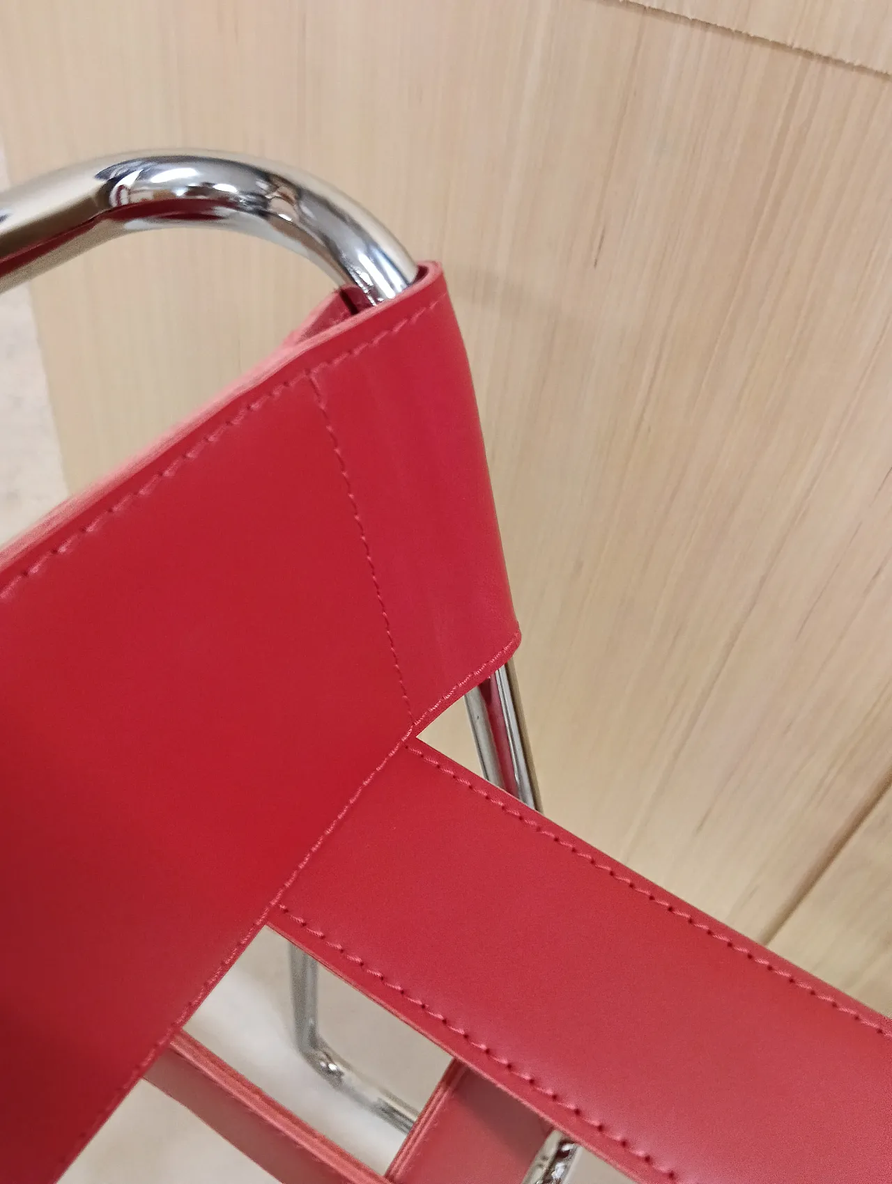 Pair of Knoll Studio 2 B3 WASSILY armchairs in red leather, 1920s 37