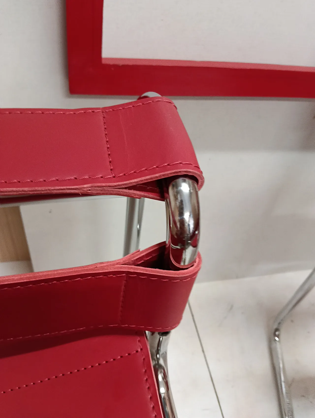 Pair of Knoll Studio 2 B3 WASSILY armchairs in red leather, 1920s 39