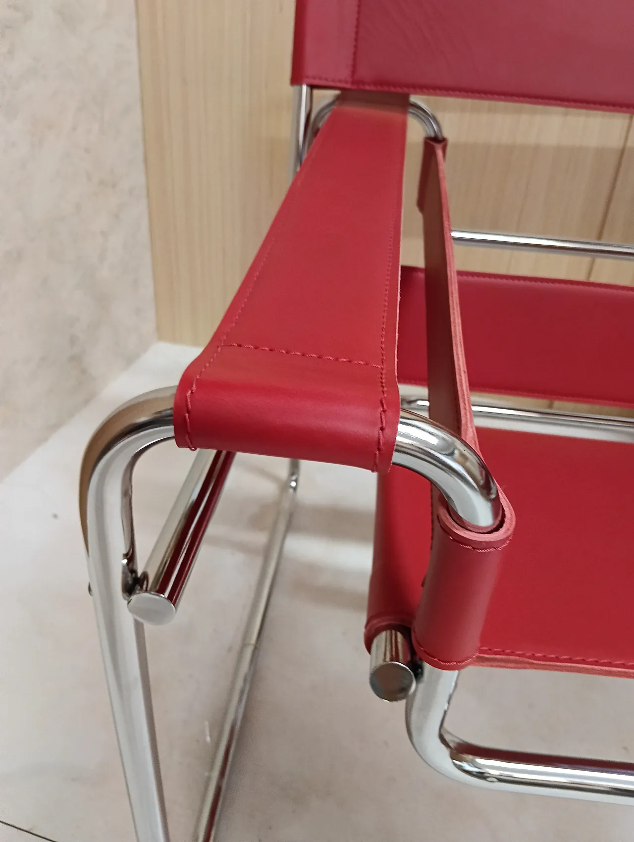 Pair of Knoll Studio 2 B3 WASSILY armchairs in red leather, 1920s 42