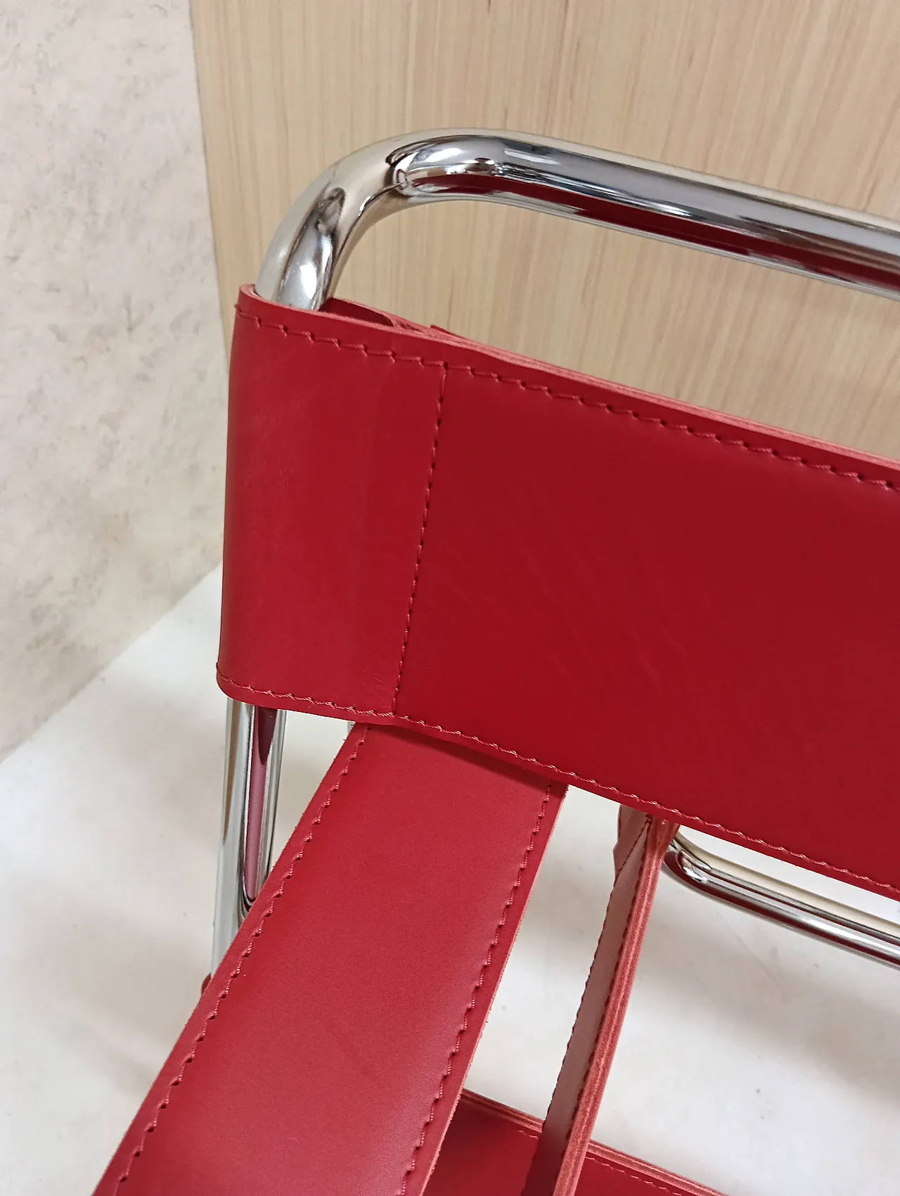 Pair of Knoll Studio 2 B3 WASSILY armchairs in red leather, 1920s 49