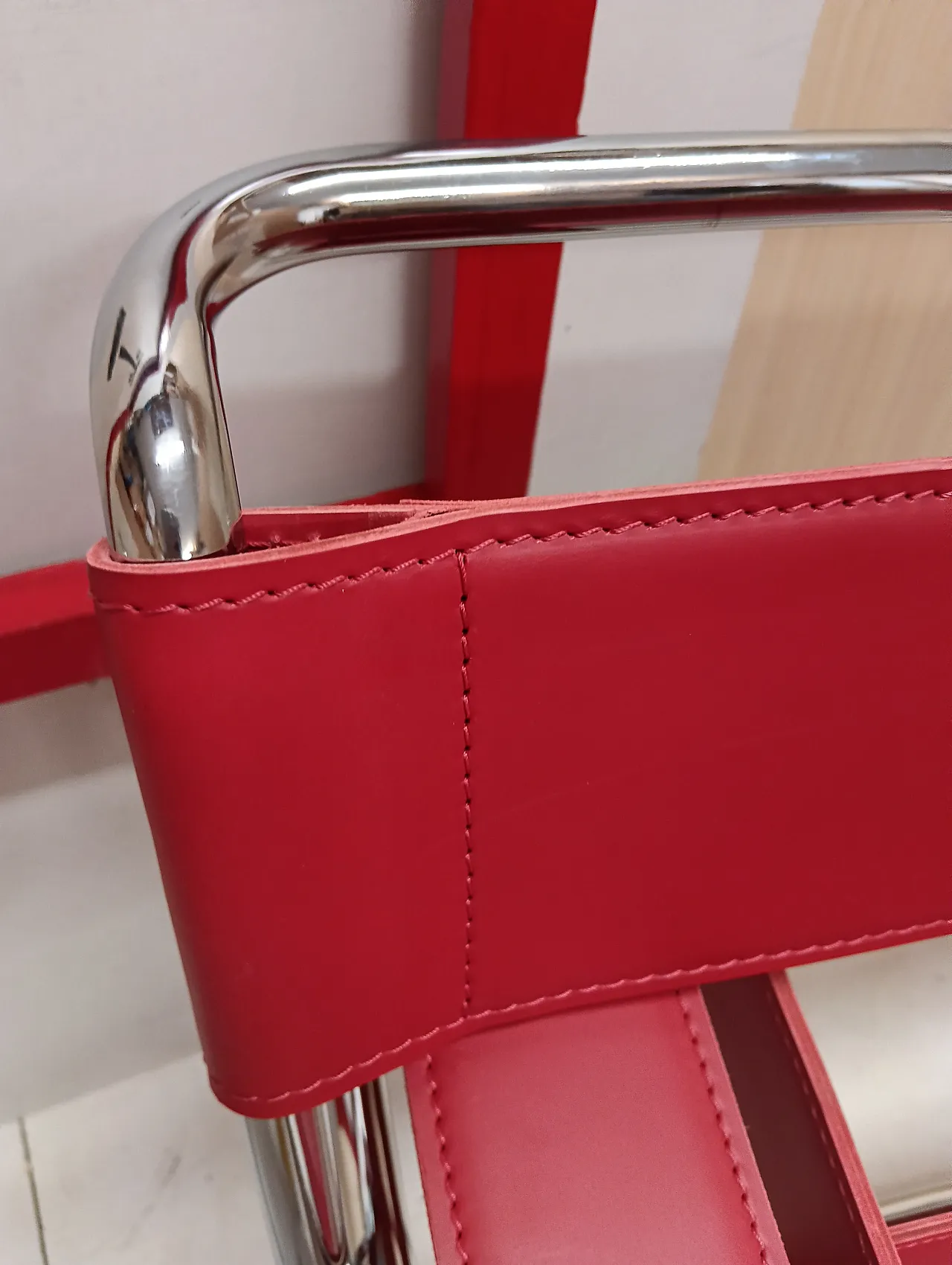 Pair of Knoll Studio 2 B3 WASSILY armchairs in red leather, 1920s 50