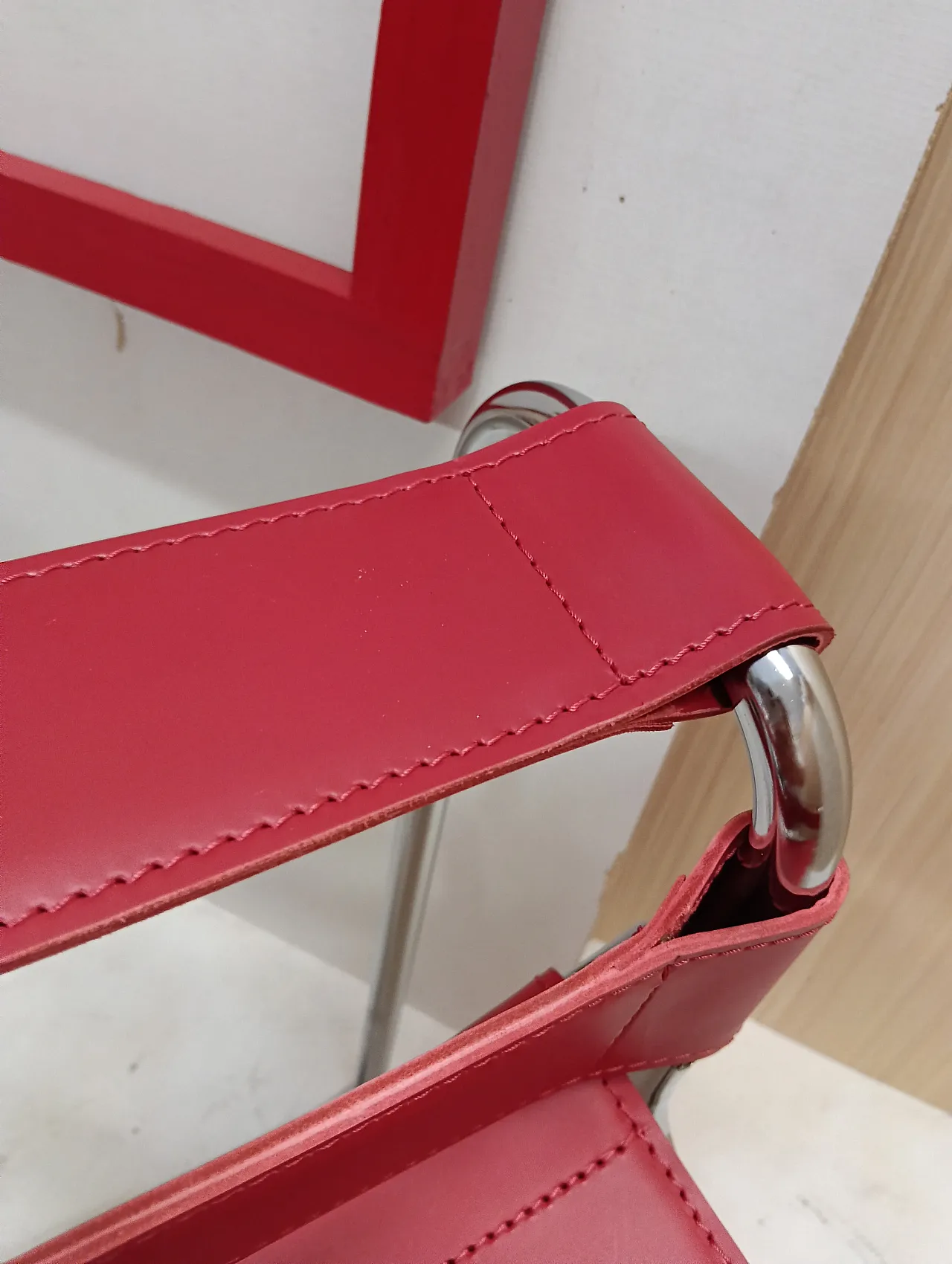 Pair of Knoll Studio 2 B3 WASSILY armchairs in red leather, 1920s 62