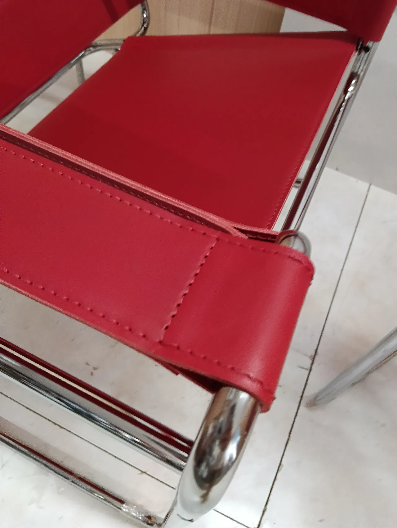 Pair of Knoll Studio 2 B3 WASSILY armchairs in red leather, 1920s 65