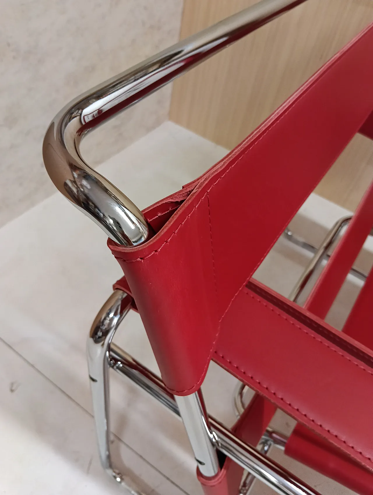 Pair of Knoll Studio 2 B3 WASSILY armchairs in red leather, 1920s 66