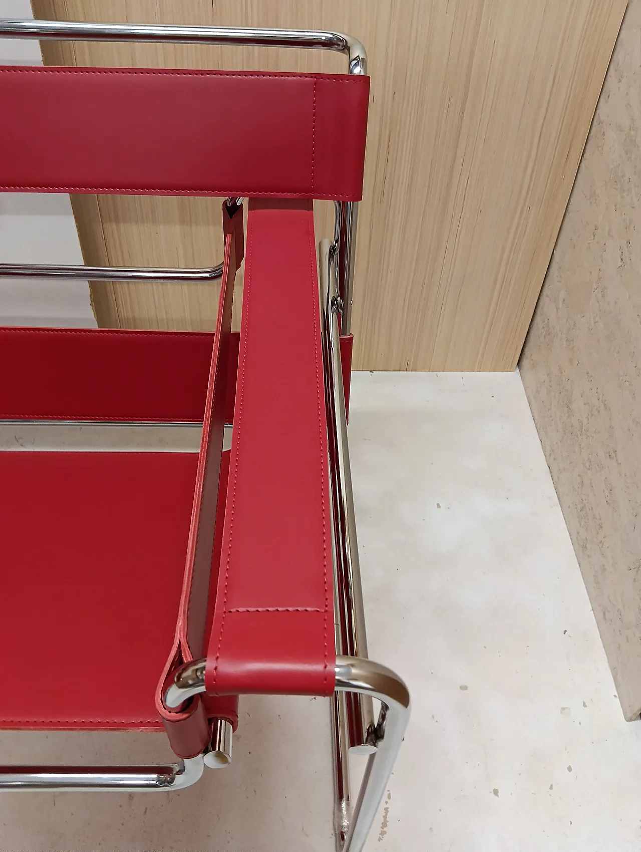 Pair of Knoll Studio 2 B3 WASSILY armchairs in red leather, 1920s 79