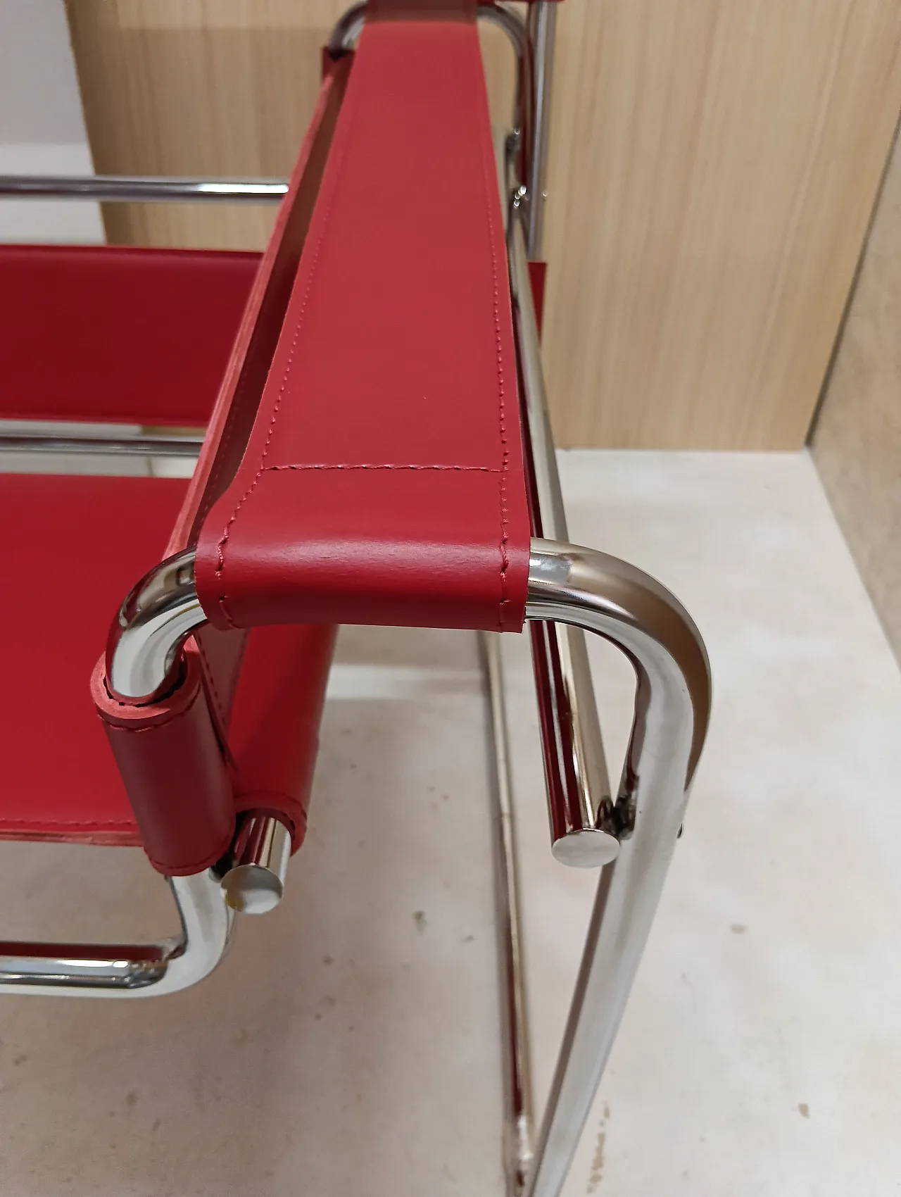 Pair of Knoll Studio 2 B3 WASSILY armchairs in red leather, 1920s 80