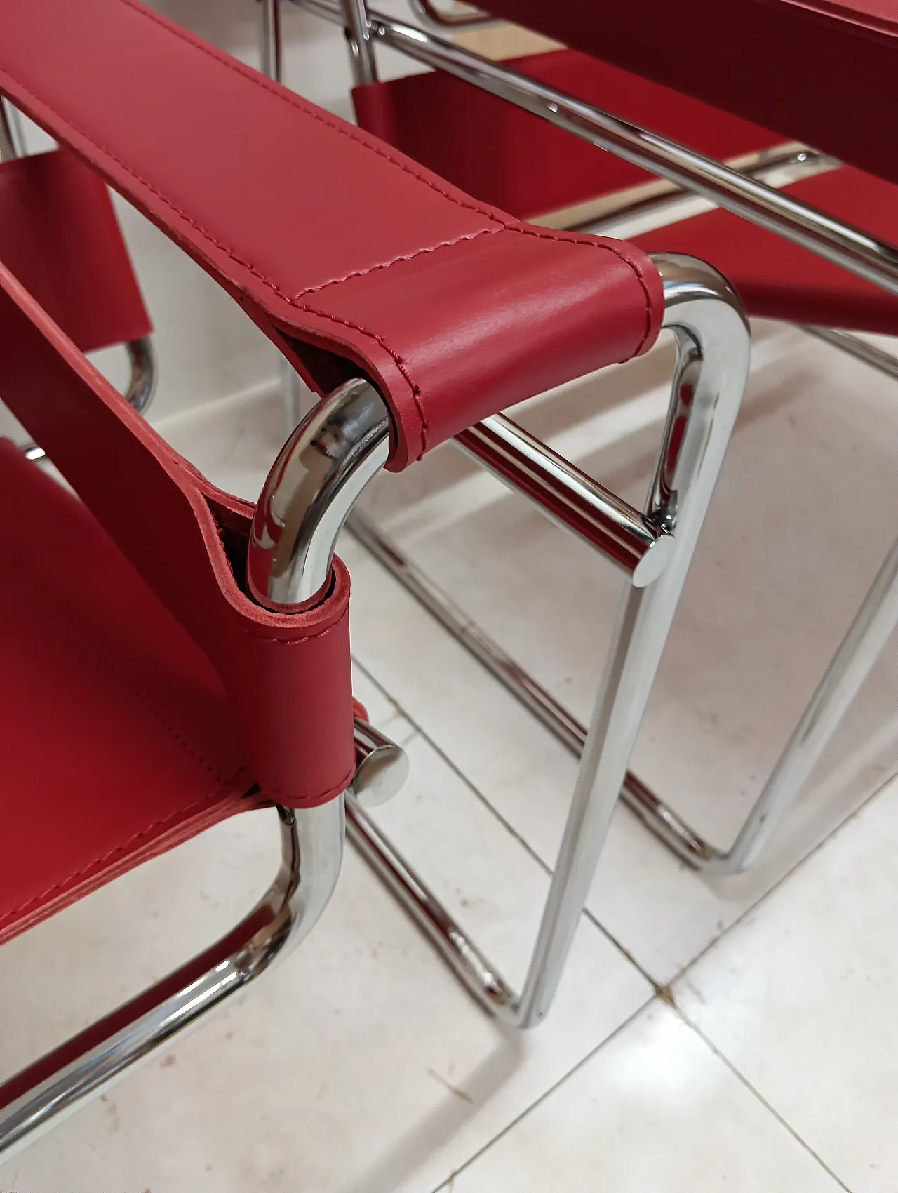 Pair of Knoll Studio 2 B3 WASSILY armchairs in red leather, 1920s 85