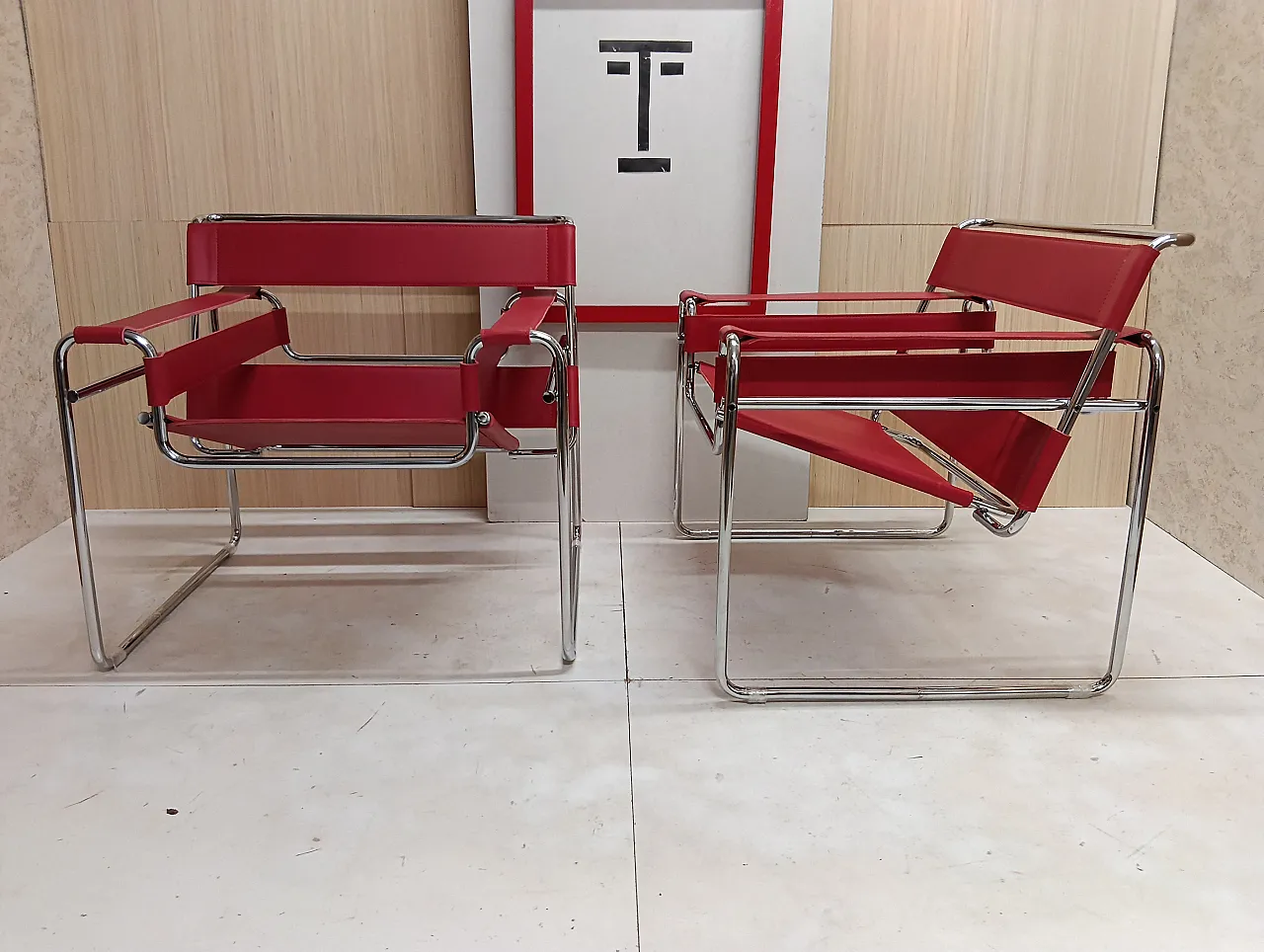 Pair of Knoll Studio 2 B3 WASSILY armchairs in red leather, 1920s 93