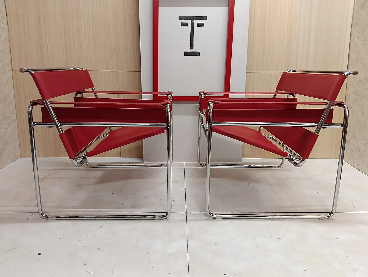 Pair of Knoll Studio 2 B3 WASSILY armchairs in red leather, 1920s 94