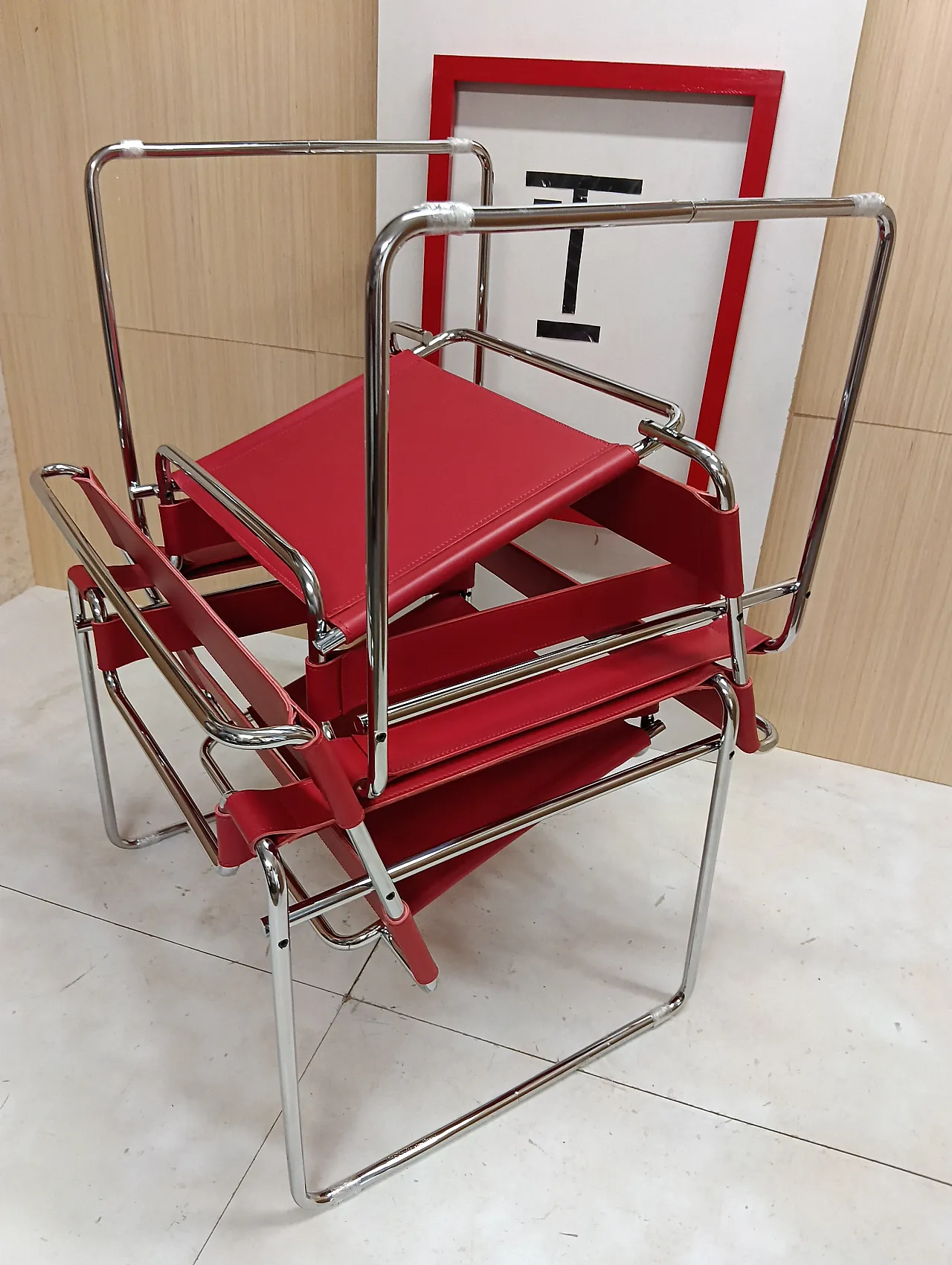 Pair of Knoll Studio 2 B3 WASSILY armchairs in red leather, 1920s 102