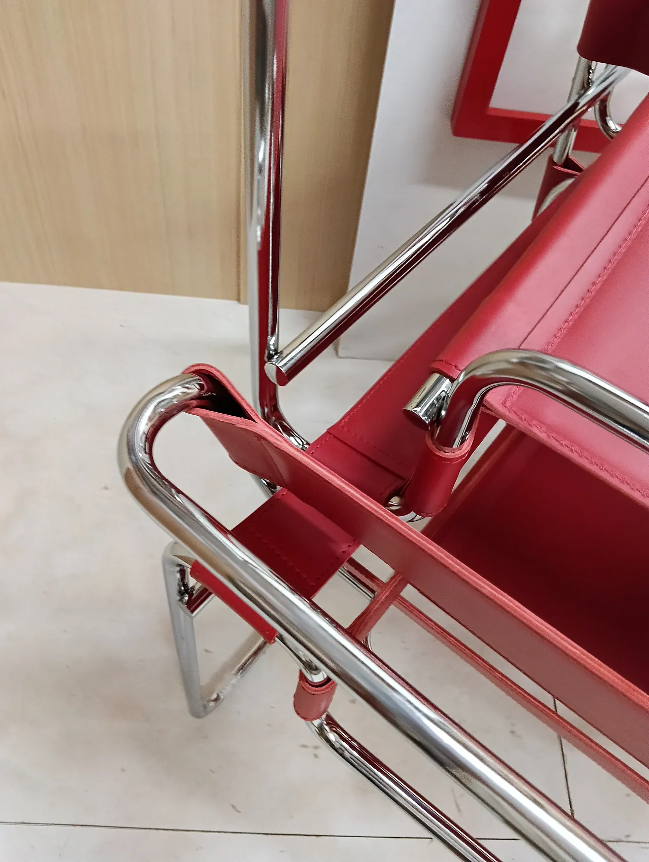Pair of Knoll Studio 2 B3 WASSILY armchairs in red leather, 1920s 104