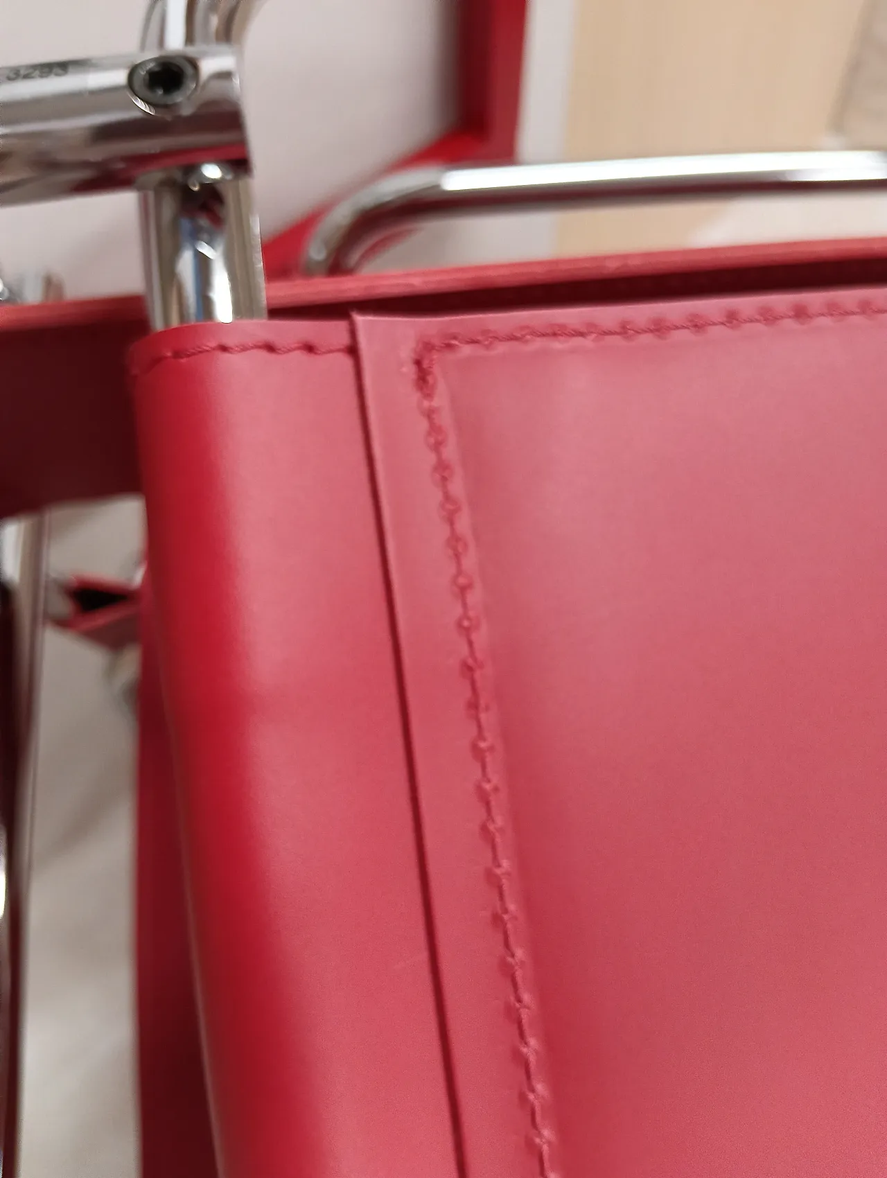 Pair of Knoll Studio 2 B3 WASSILY armchairs in red leather, 1920s 112