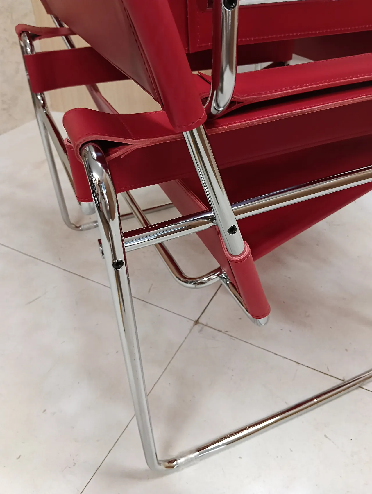 Pair of Knoll Studio 2 B3 WASSILY armchairs in red leather, 1920s 119