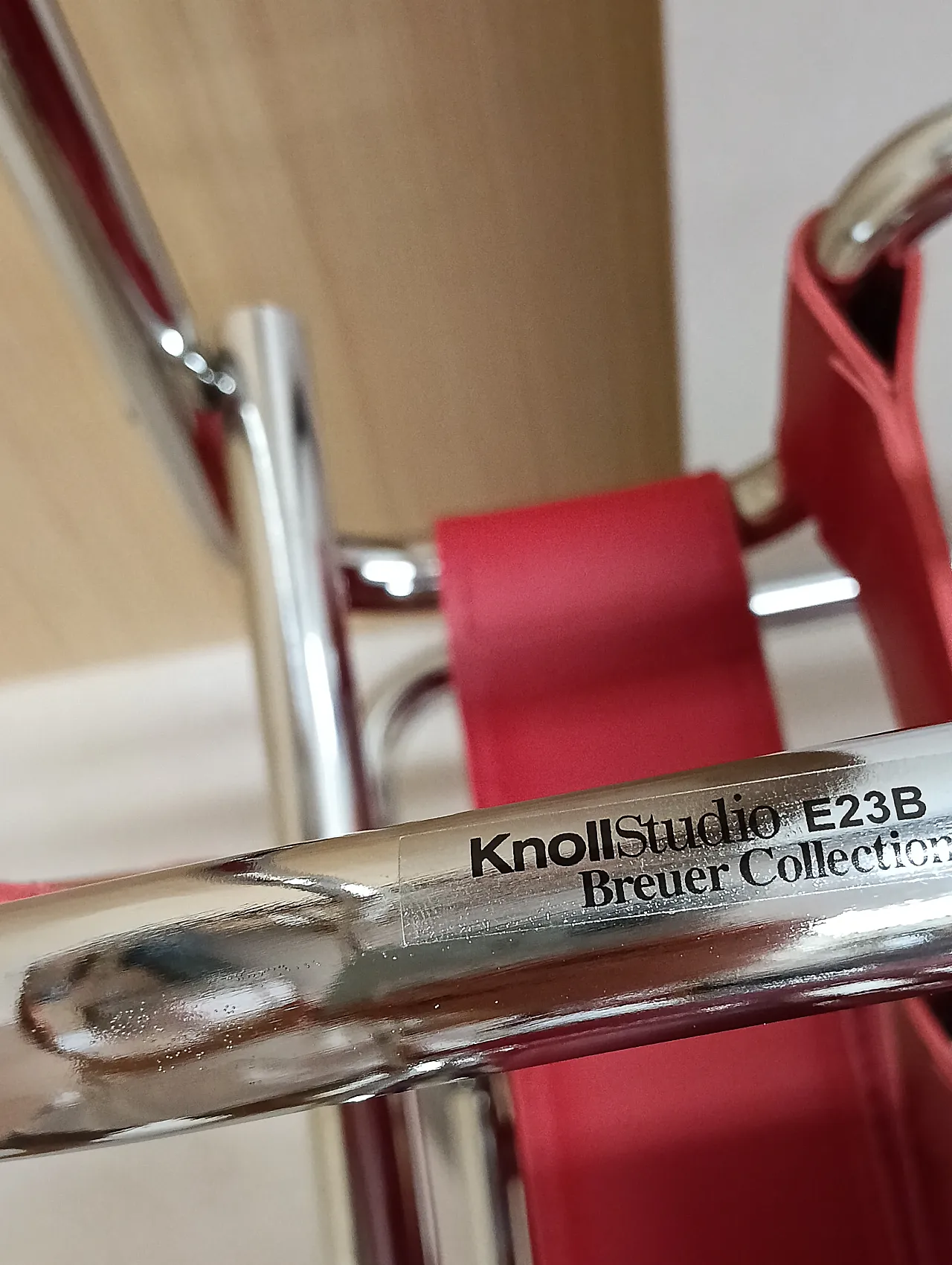 Pair of Knoll Studio 2 B3 WASSILY armchairs in red leather, 1920s 120