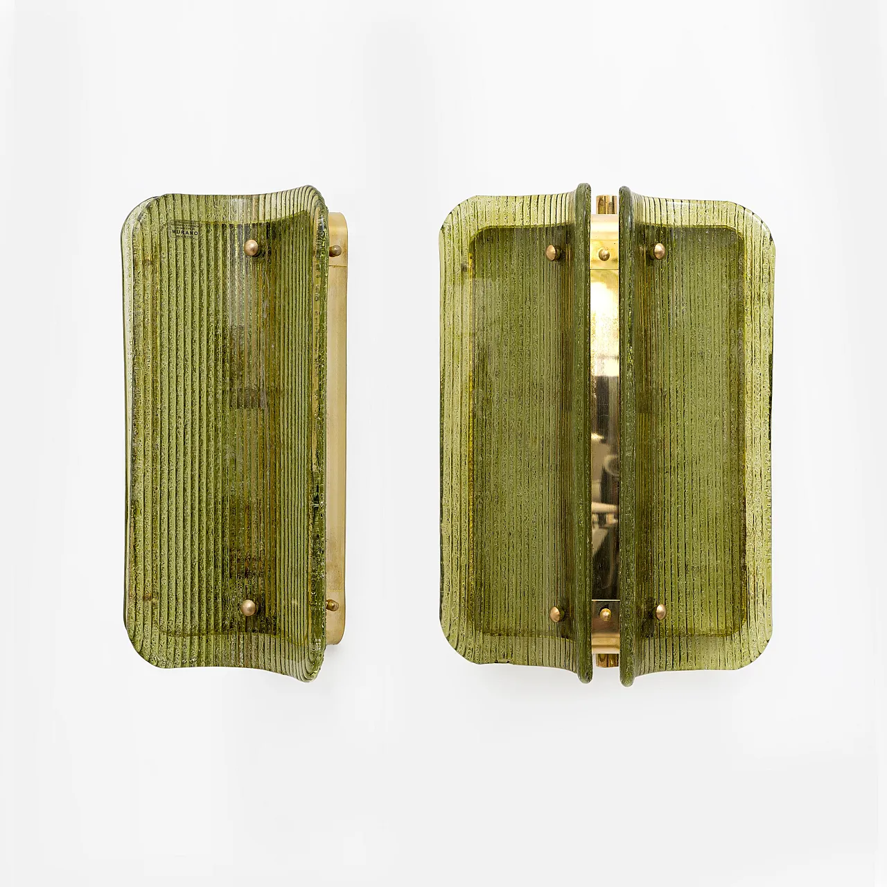 Coppia di applique in vetro di Murano curvato e rigato e ottone, '900 2