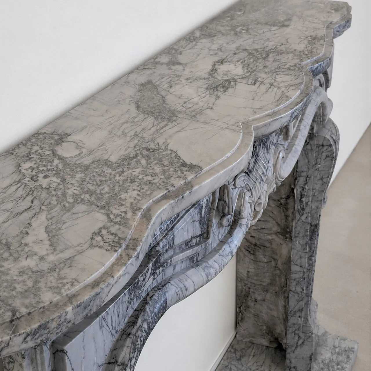 French fireplace in Bardiglio Imperiale marble, Louis XV, 19th century 10