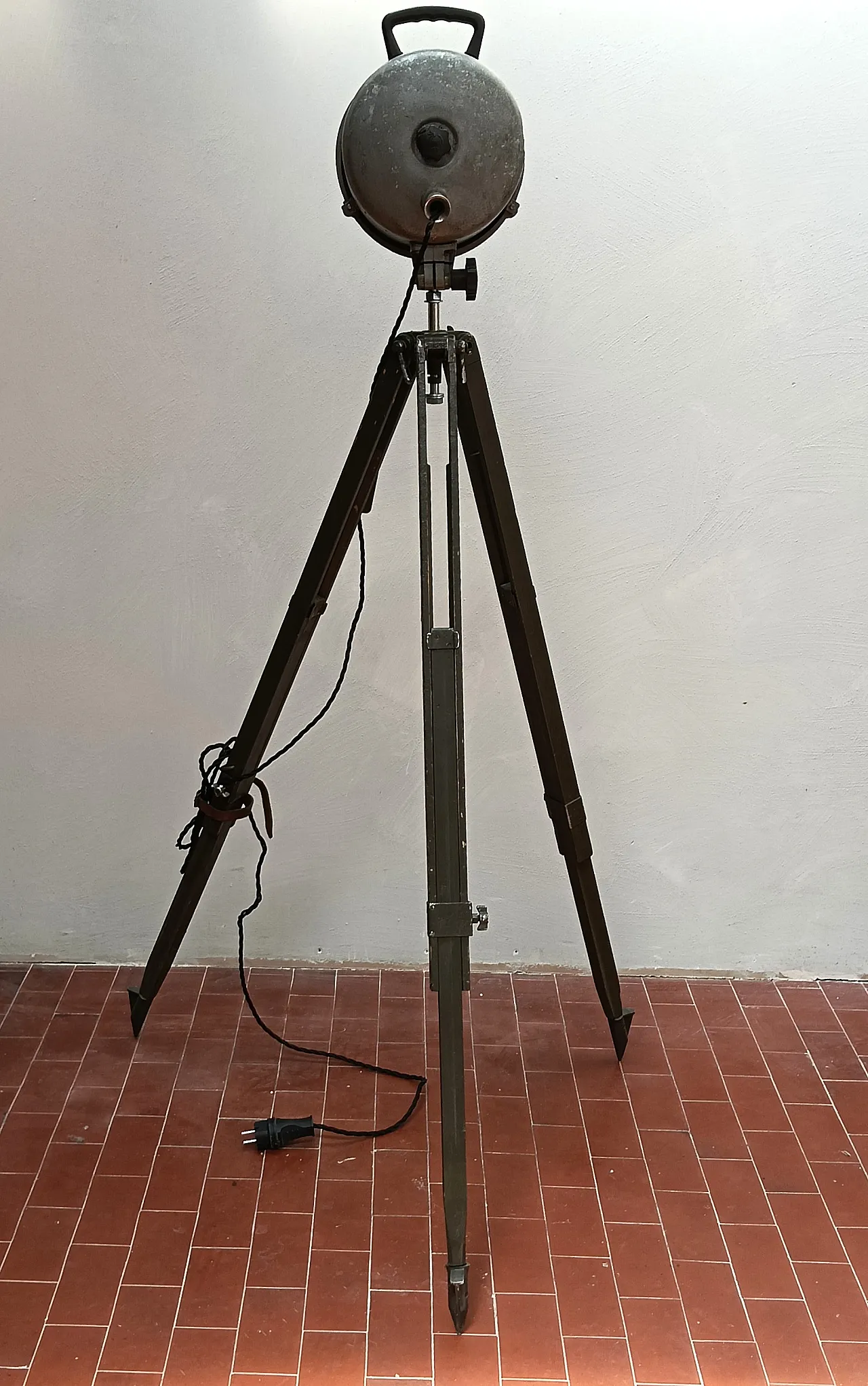 Poland lamp military equipment, 1983 2