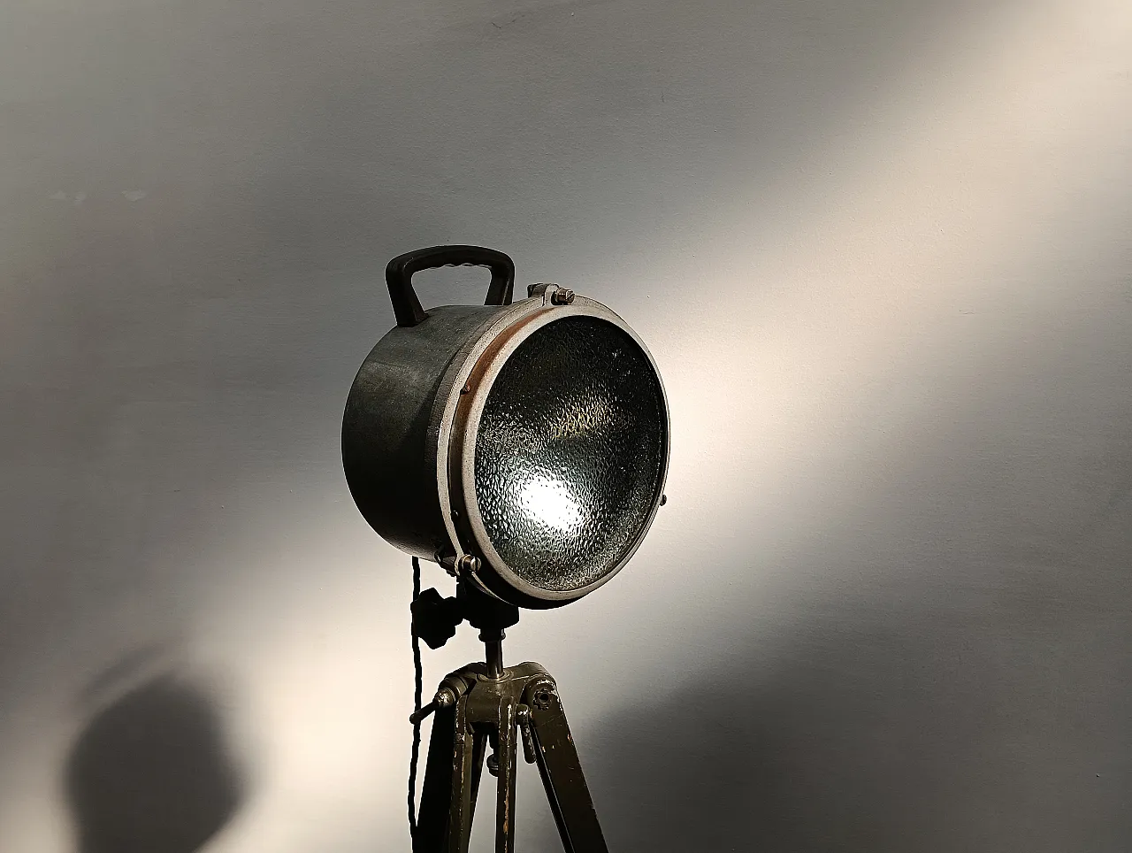 Poland lamp military equipment, 1983 5