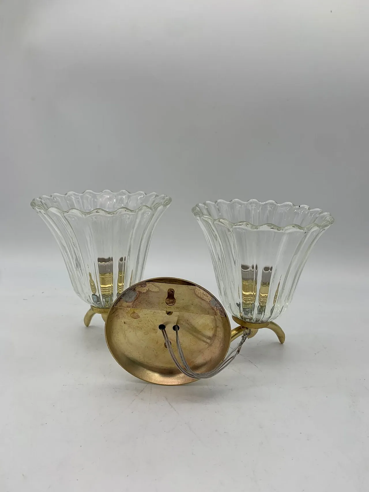 Coppia di applique in ottone e vetro di Murano, anni '60 7